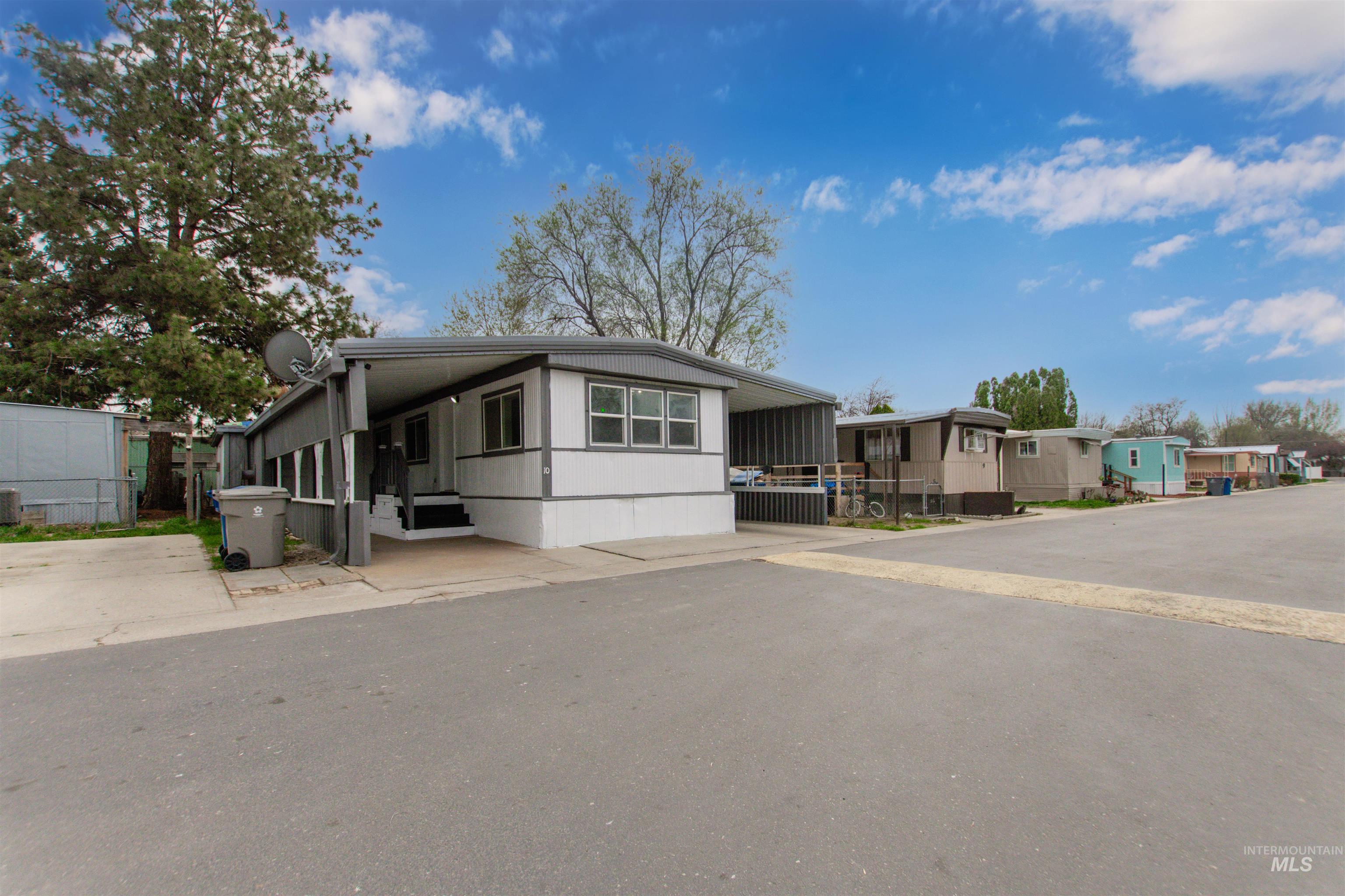 1410 Flamingo Ave, Nampa, Idaho 83651, 3 Bedrooms, 1 Bathroom, Residential For Sale, Price $110,000, 98979658