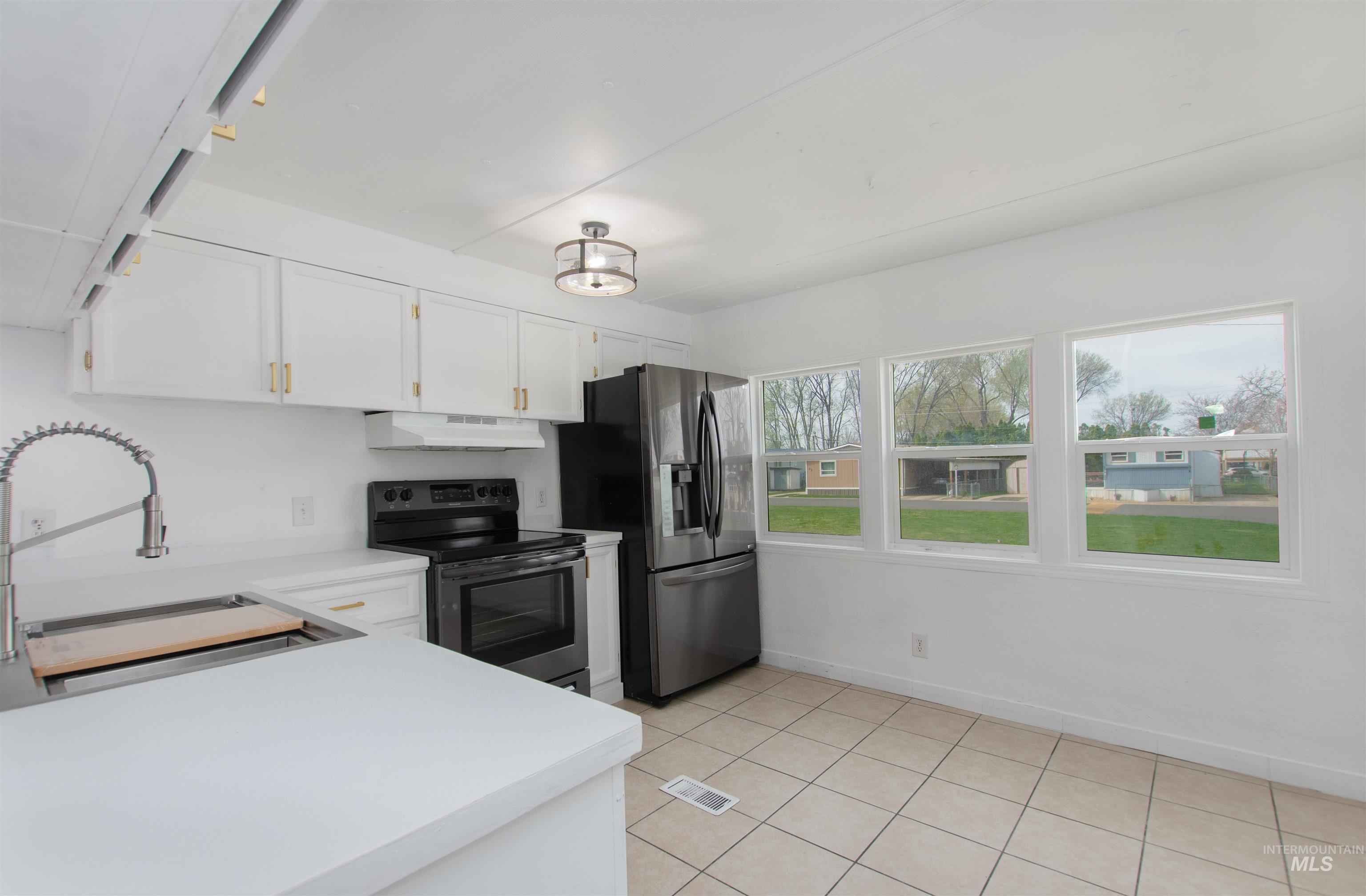 1410 Flamingo Ave, Nampa, Idaho 83651, 3 Bedrooms, 1 Bathroom, Residential For Sale, Price $110,000, 98979658