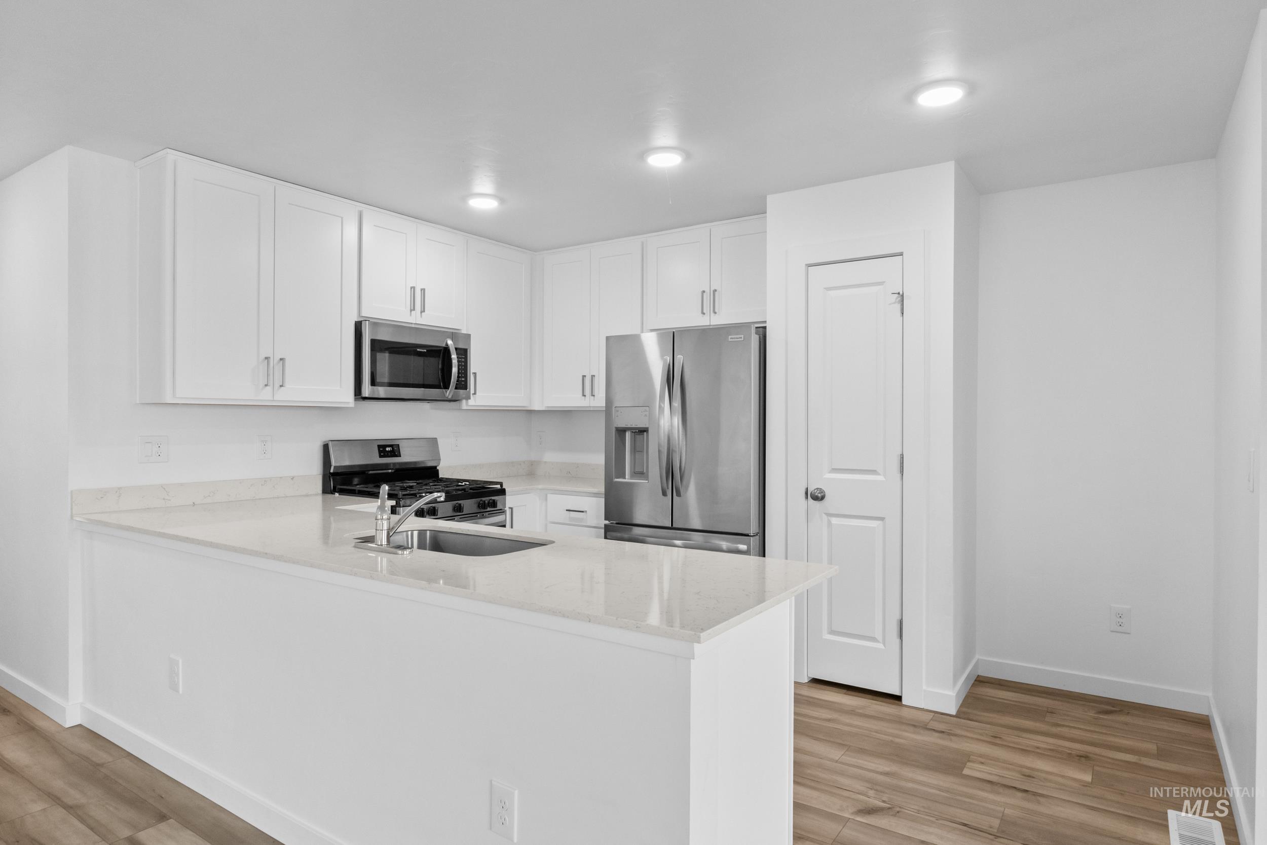 11270 Barn Ranch St, Caldwell, Idaho 83605, 3 Bedrooms, 2 Bathrooms, Residential For Sale, Price $409,999, 98979662