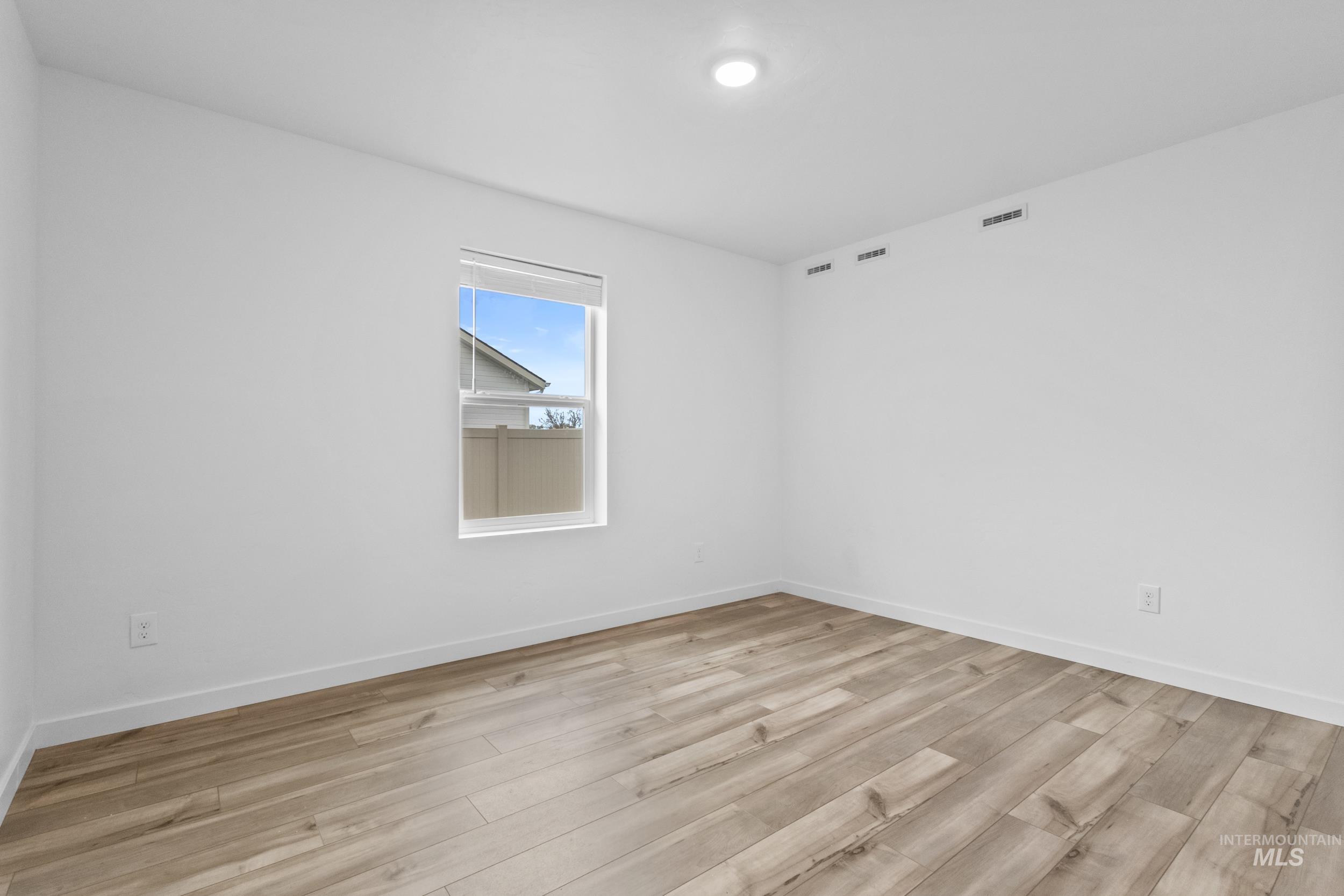 11270 Barn Ranch St, Caldwell, Idaho 83605, 3 Bedrooms, 2 Bathrooms, Residential For Sale, Price $409,999, 98979662