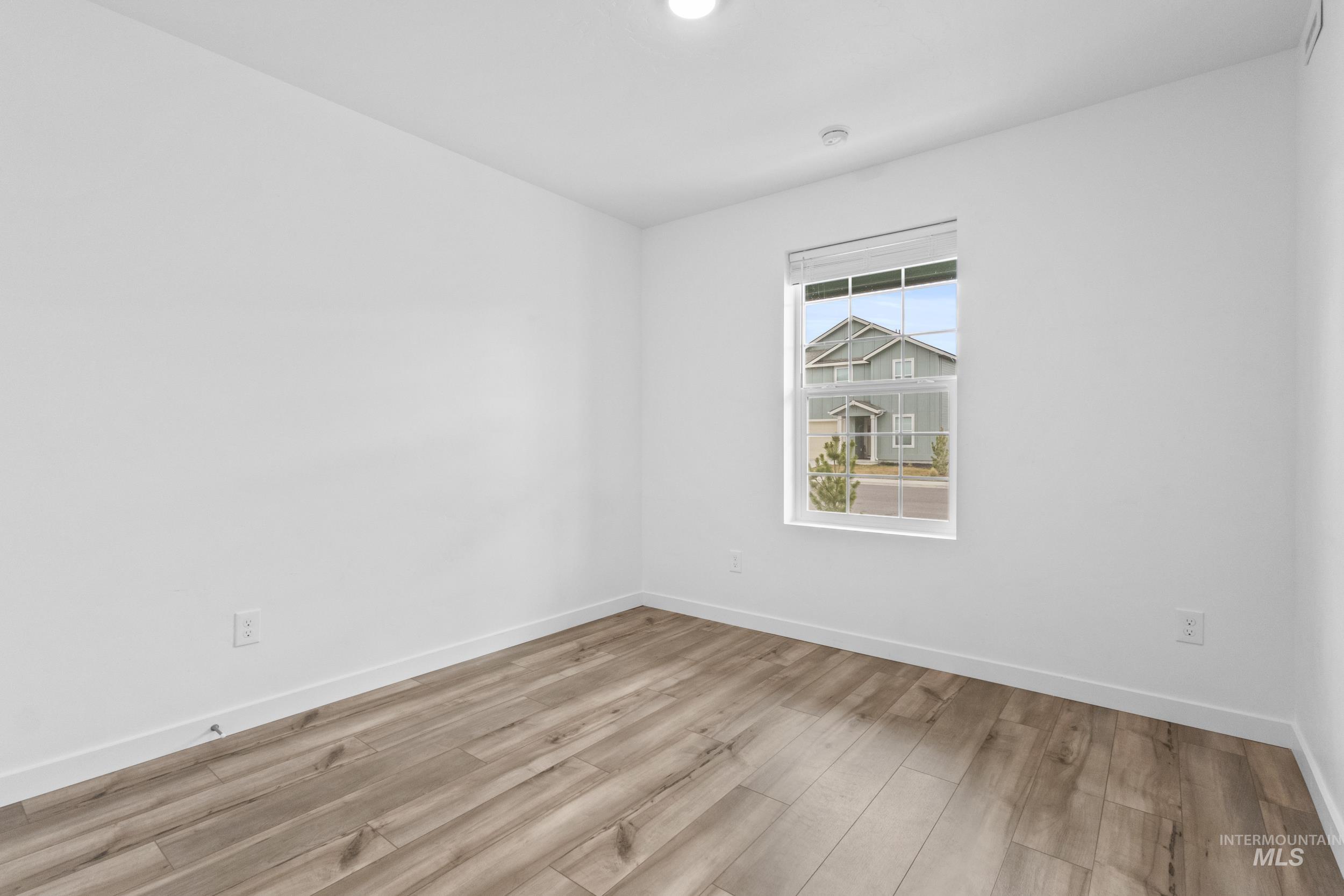 11270 Barn Ranch St, Caldwell, Idaho 83605, 3 Bedrooms, 2 Bathrooms, Residential For Sale, Price $409,999, 98979662