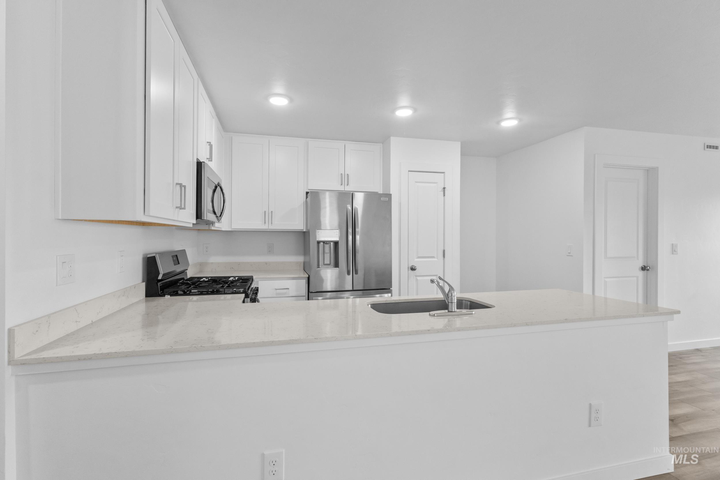 11270 Barn Ranch St, Caldwell, Idaho 83605, 3 Bedrooms, 2 Bathrooms, Residential For Sale, Price $409,999, 98979662