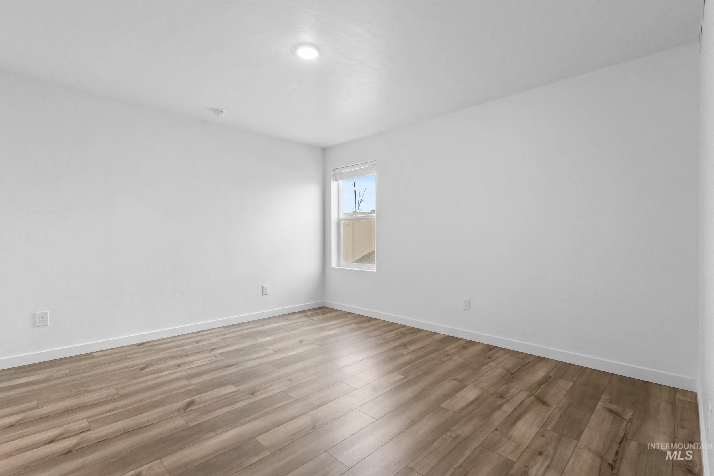 11270 Barn Ranch St, Caldwell, Idaho 83605, 3 Bedrooms, 2 Bathrooms, Residential For Sale, Price $409,999, 98979662