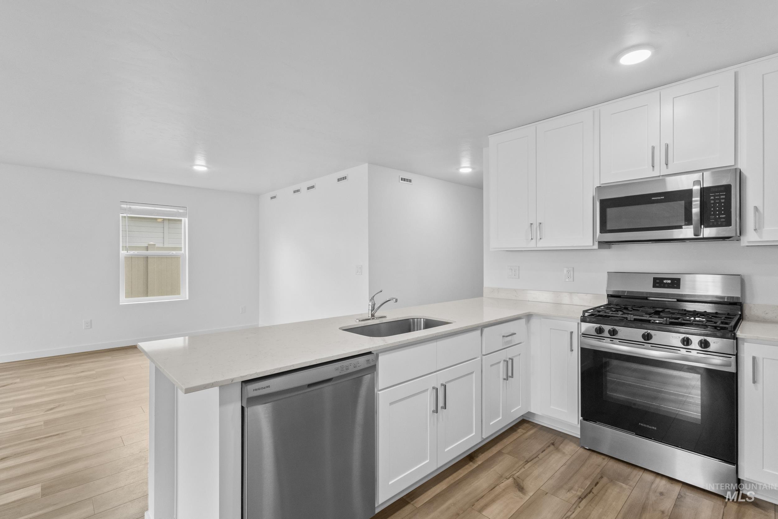 11270 Barn Ranch St, Caldwell, Idaho 83605, 3 Bedrooms, 2 Bathrooms, Residential For Sale, Price $409,999, 98979662