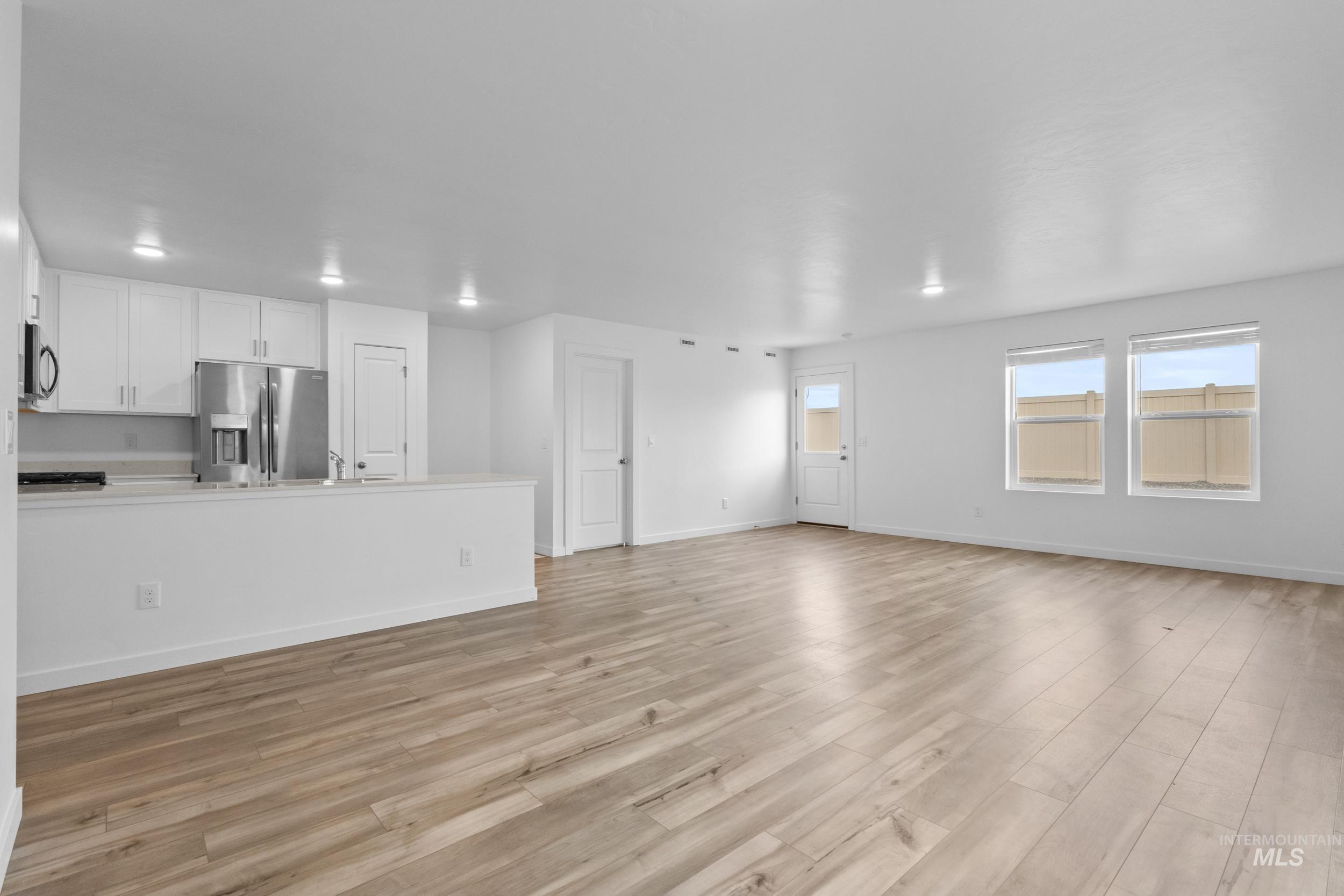 11270 Barn Ranch St, Caldwell, Idaho 83605, 3 Bedrooms, 2 Bathrooms, Residential For Sale, Price $409,999, 98979662