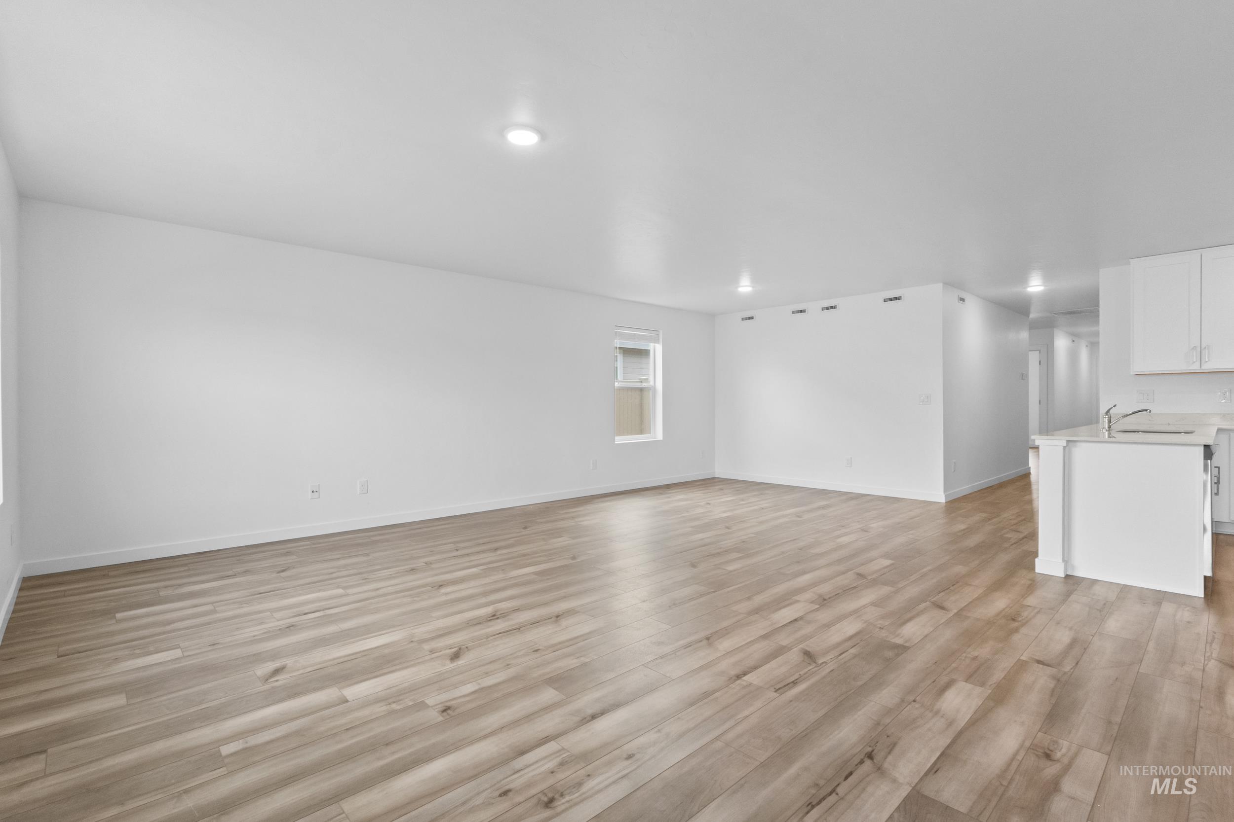 11270 Barn Ranch St, Caldwell, Idaho 83605, 3 Bedrooms, 2 Bathrooms, Residential For Sale, Price $409,999, 98979662