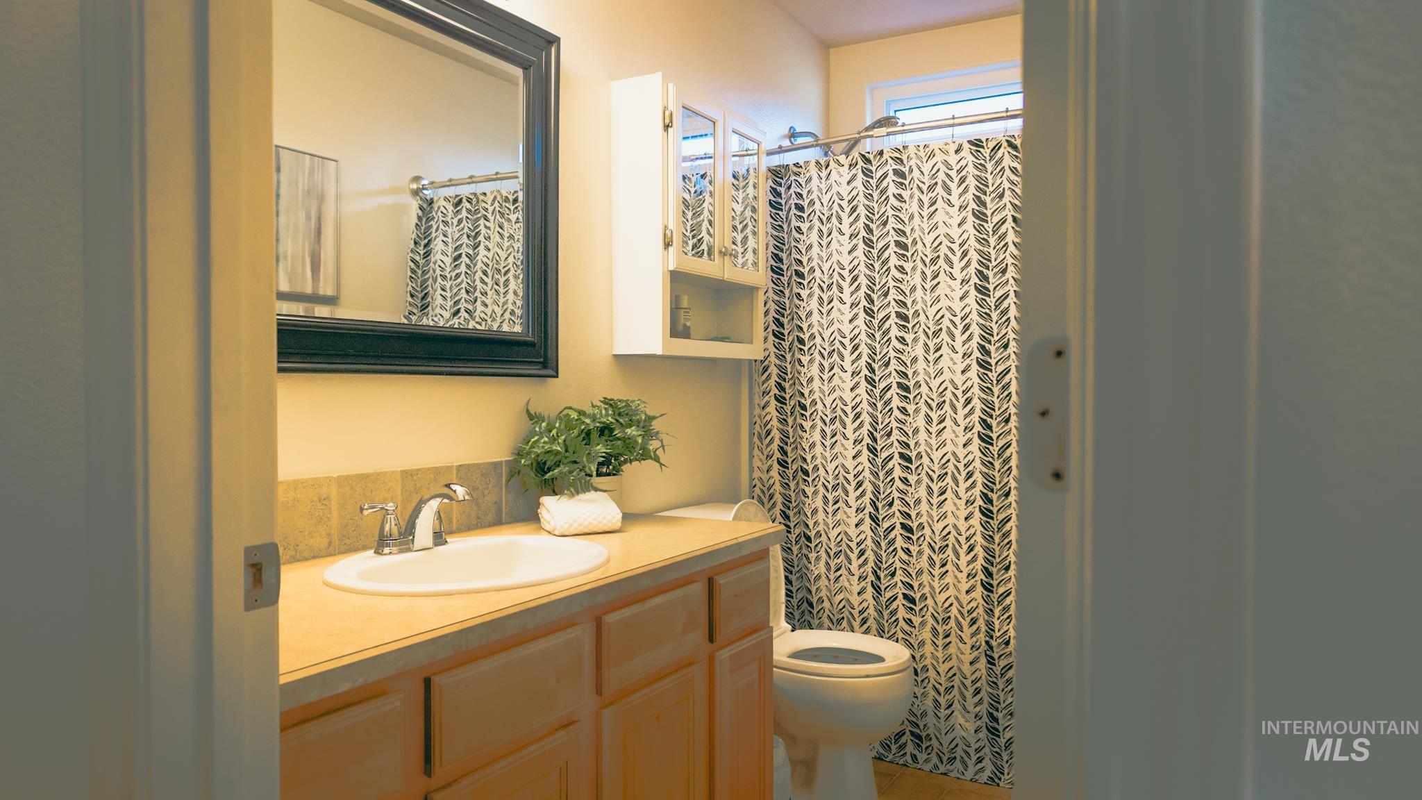 334 E Burney Glen Dr, Meridian, Idaho 83646, 4 Bedrooms, 2 Bathrooms, Residential For Sale, Price $565,000, 98979664