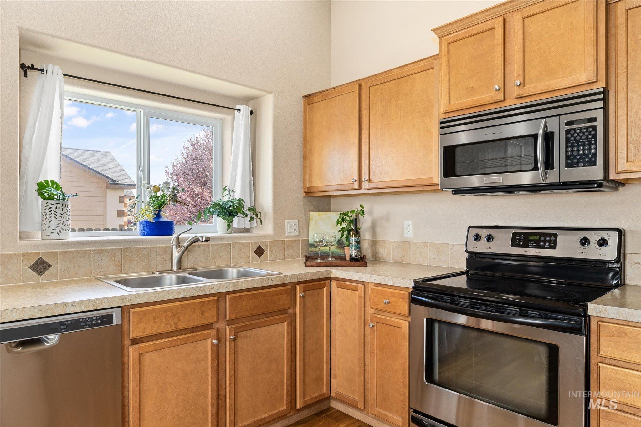 690 SW Josephine St, Mountain Home, Idaho 83647, 3 Bedrooms, 2 Bathrooms, Residential For Sale, Price $339,900, 98979666