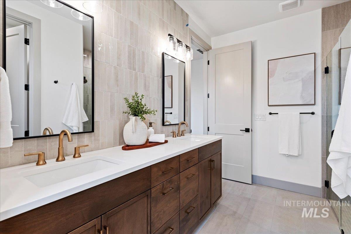 967 W Malbar St., Meridian, Idaho 83646, 3 Bedrooms, 2 Bathrooms, Residential For Sale, Price $699,900, 98979667