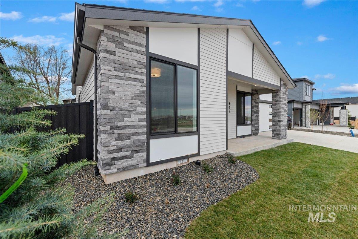 967 W Malbar St., Meridian, Idaho 83646, 3 Bedrooms, 2 Bathrooms, Residential For Sale, Price $699,900, 98979667