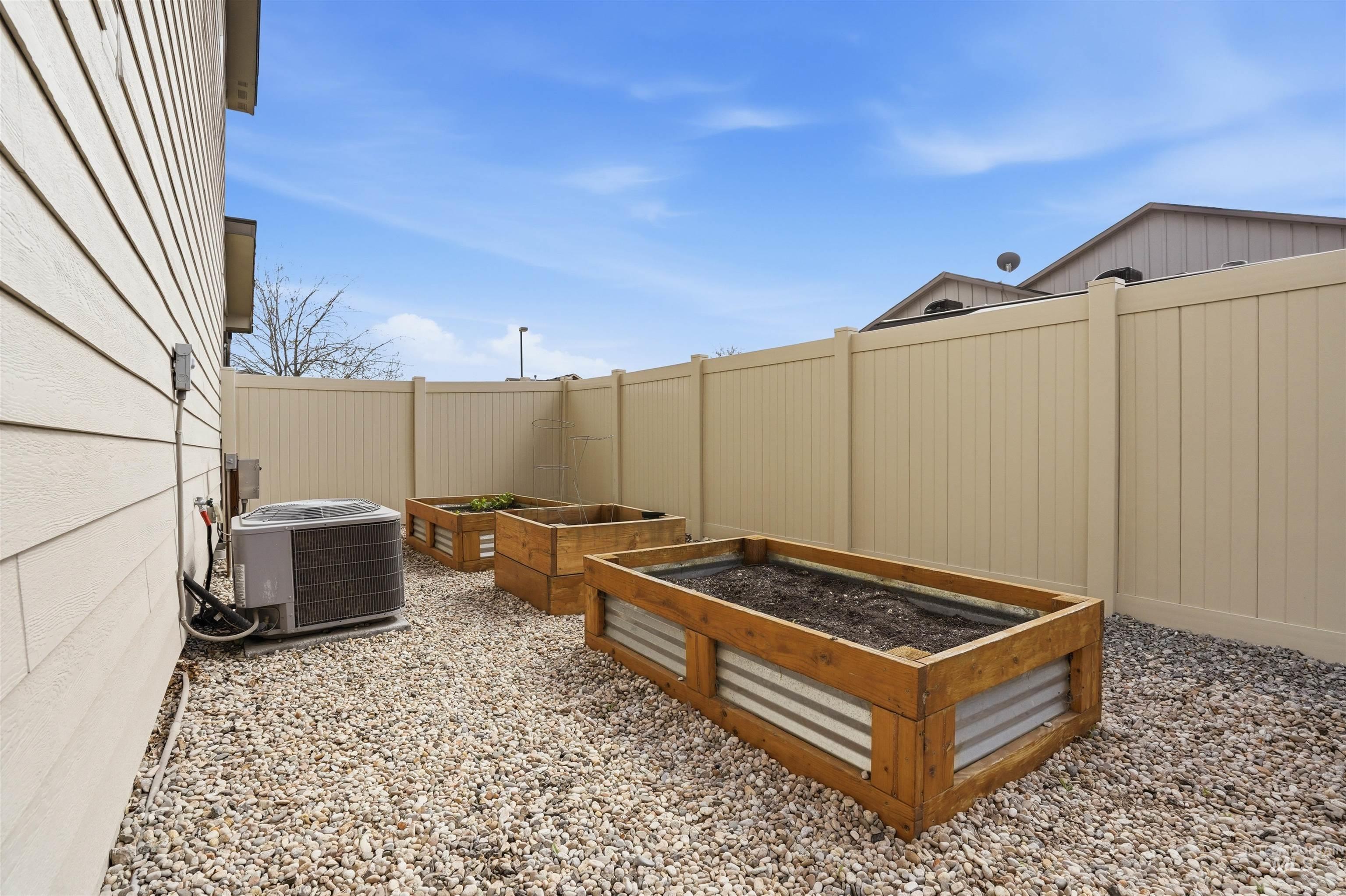 2203 S Tucson Ave, Nampa, Idaho 83686, 3 Bedrooms, 2.5 Bathrooms, Residential For Sale, Price $479,990, 98979668