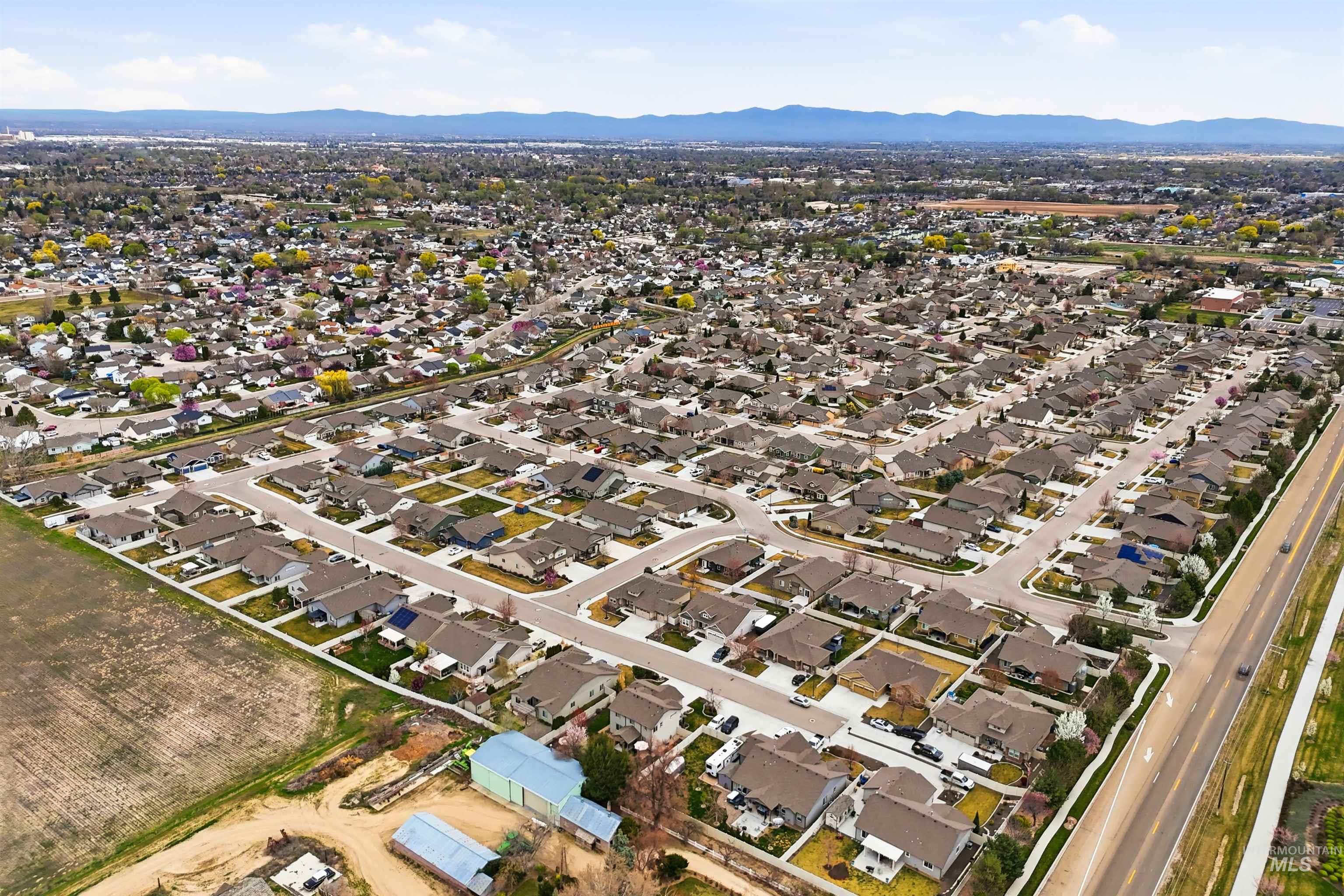 2203 S Tucson Ave, Nampa, Idaho 83686, 3 Bedrooms, 2.5 Bathrooms, Residential For Sale, Price $479,990, 98979668