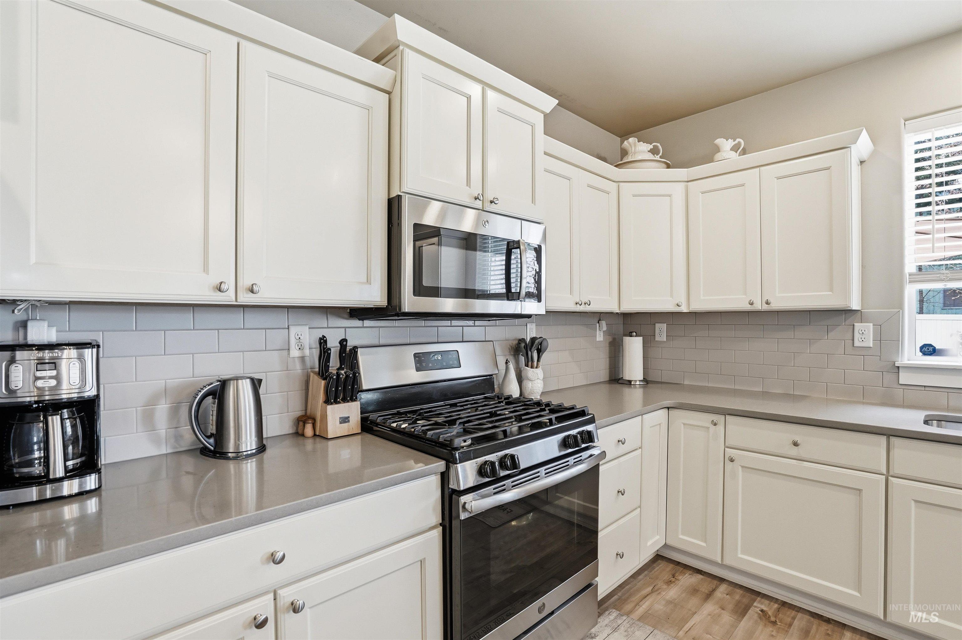 2203 S Tucson Ave, Nampa, Idaho 83686, 3 Bedrooms, 2.5 Bathrooms, Residential For Sale, Price $479,990, 98979668