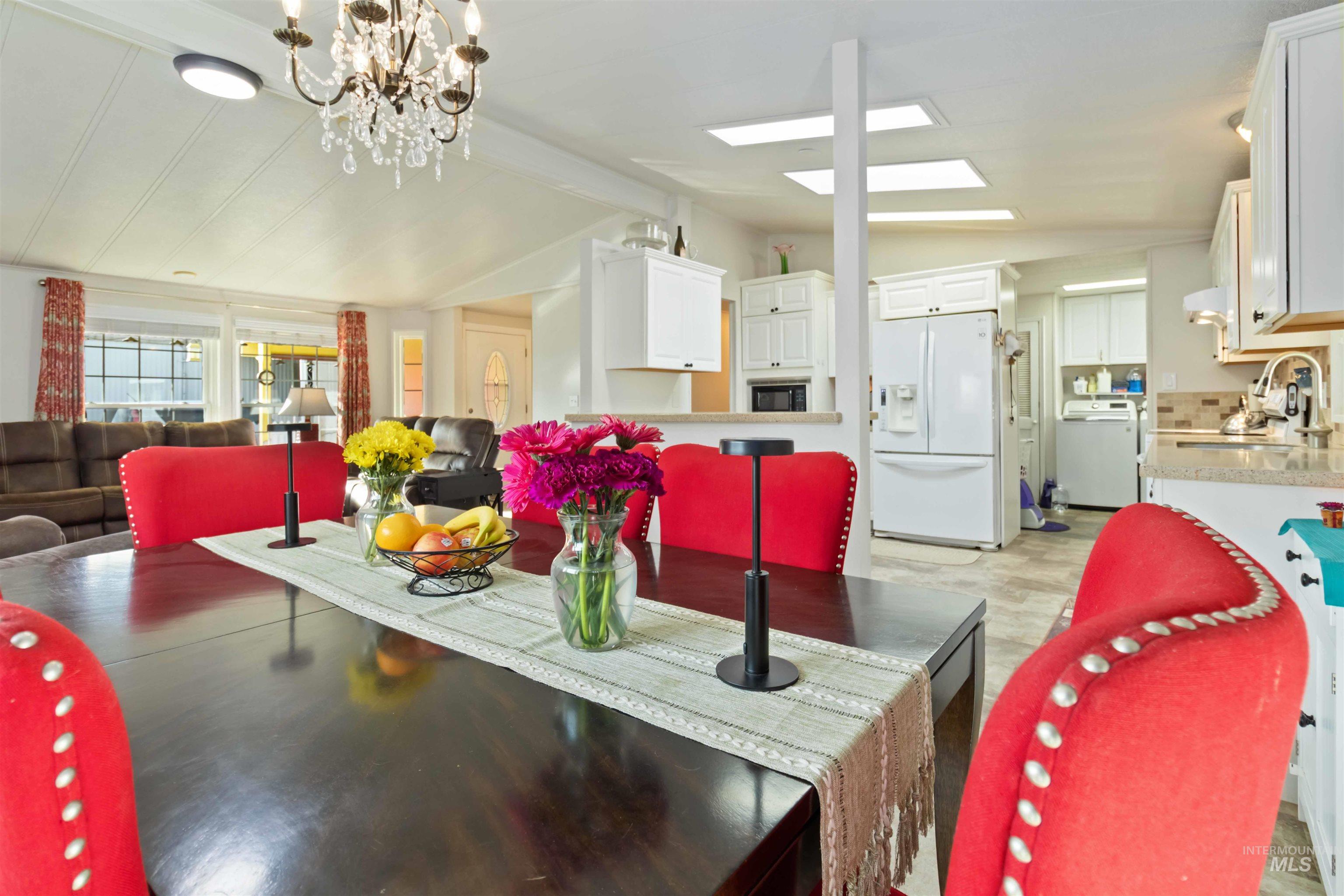 138 Rainbow Dr, Boise, Idaho 83713, 2 Bedrooms, 2 Bathrooms, Residential For Sale, Price $199,999, 98979672