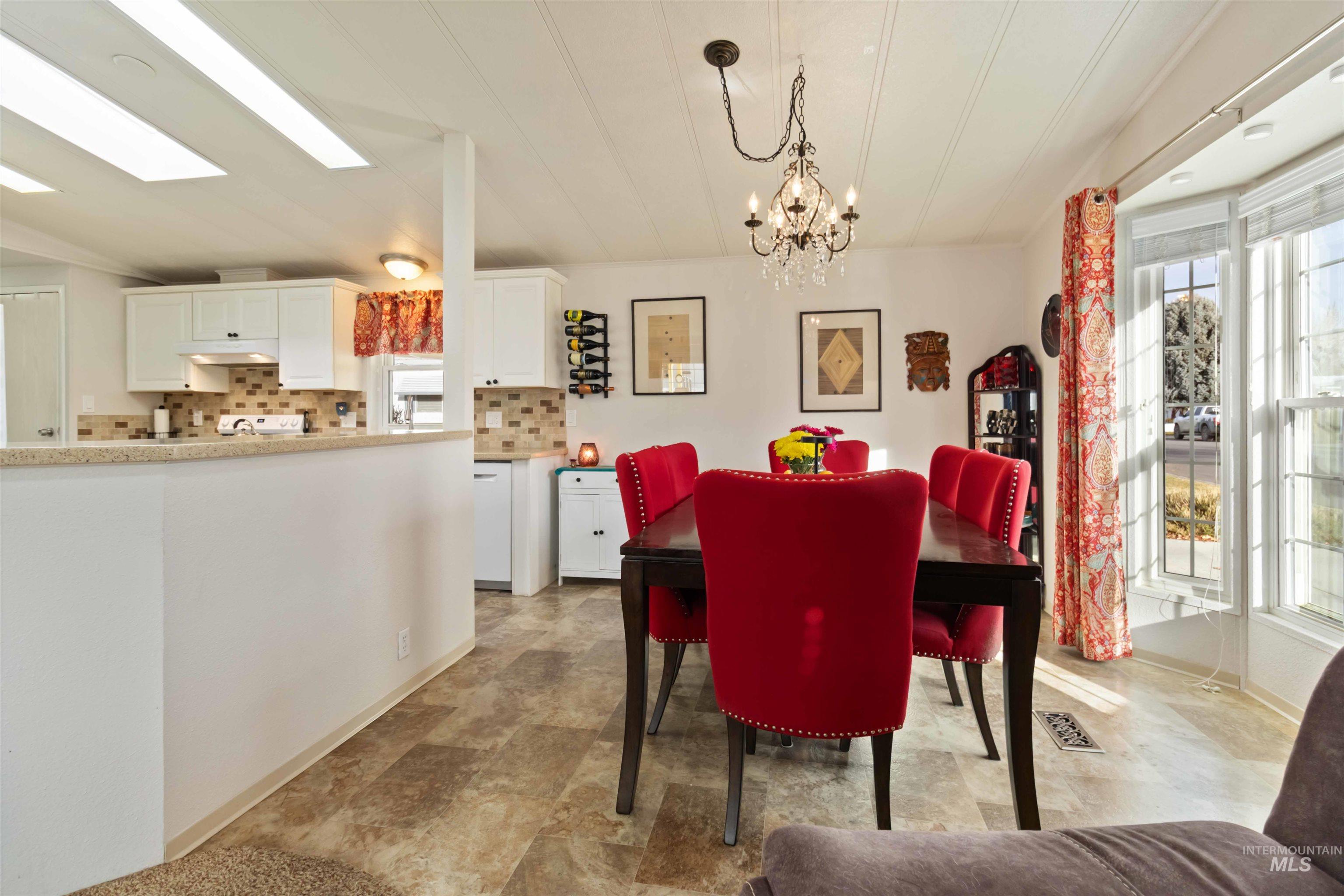 138 Rainbow Dr, Boise, Idaho 83713, 2 Bedrooms, 2 Bathrooms, Residential For Sale, Price $199,999, 98979672