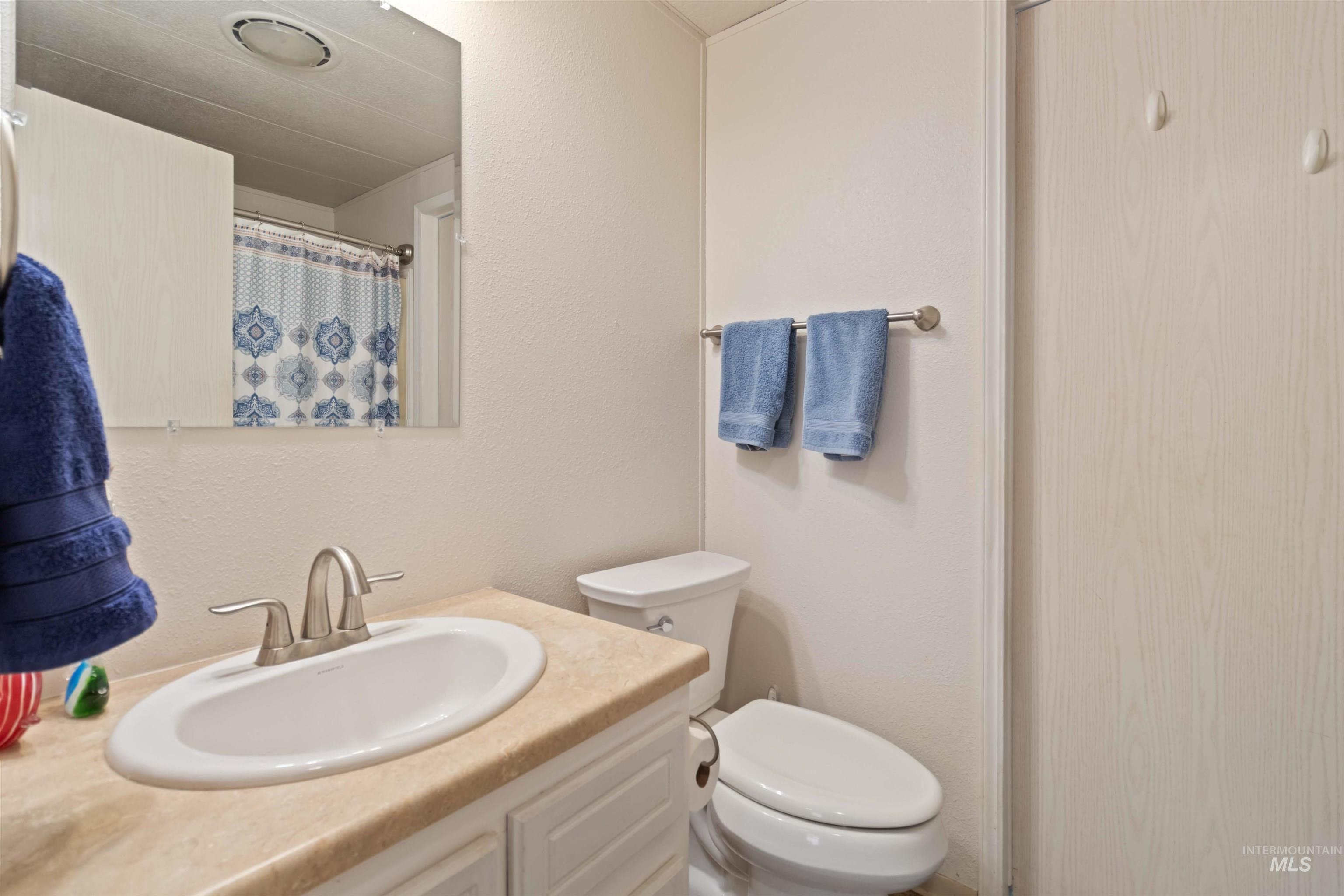 138 Rainbow Dr, Boise, Idaho 83713, 2 Bedrooms, 2 Bathrooms, Residential For Sale, Price $199,999, 98979672