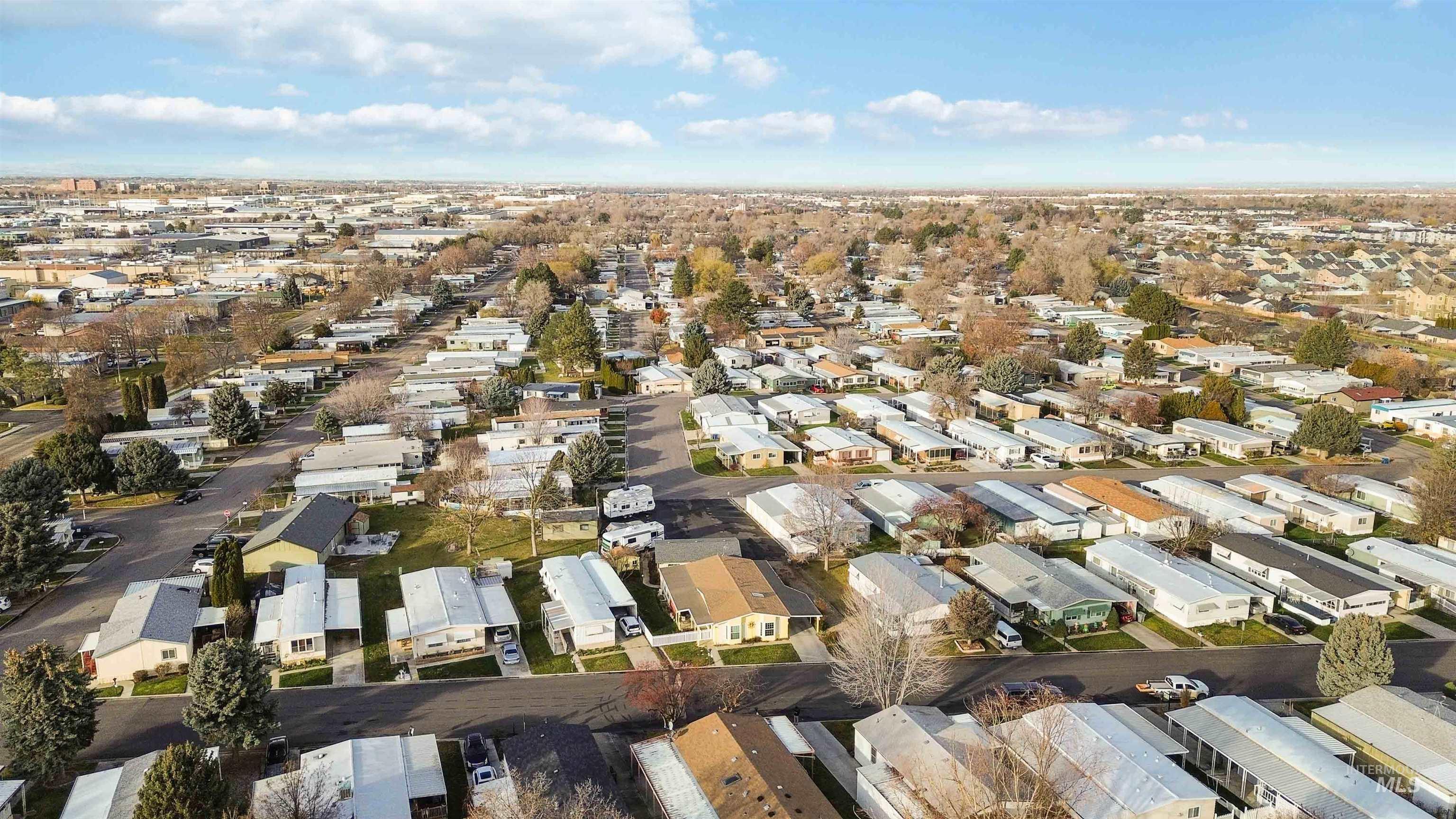 138 Rainbow Dr, Boise, Idaho 83713, 2 Bedrooms, 2 Bathrooms, Residential For Sale, Price $199,999, 98979672