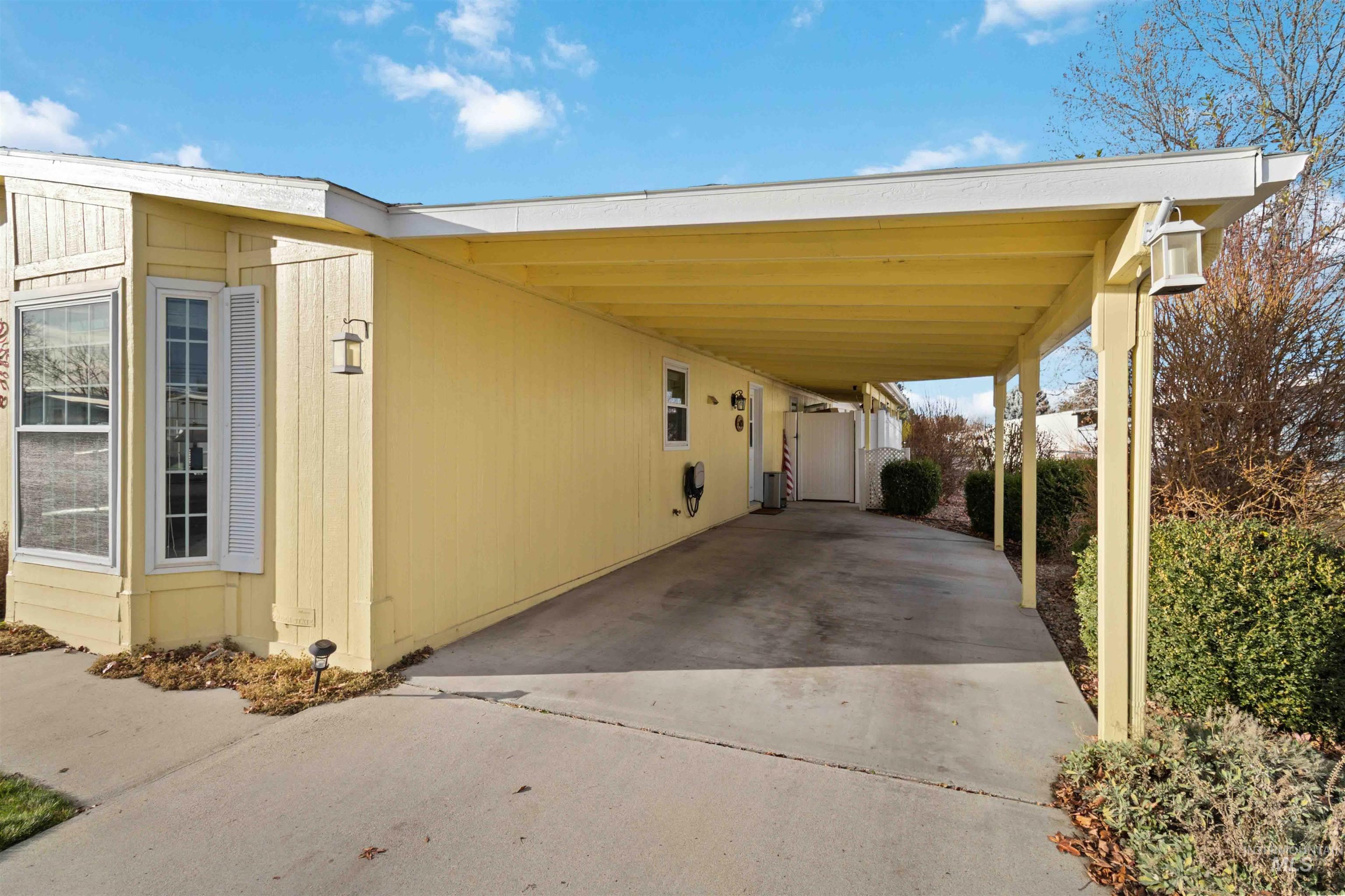 138 Rainbow Dr, Boise, Idaho 83713, 2 Bedrooms, 2 Bathrooms, Residential For Sale, Price $199,999, 98979672