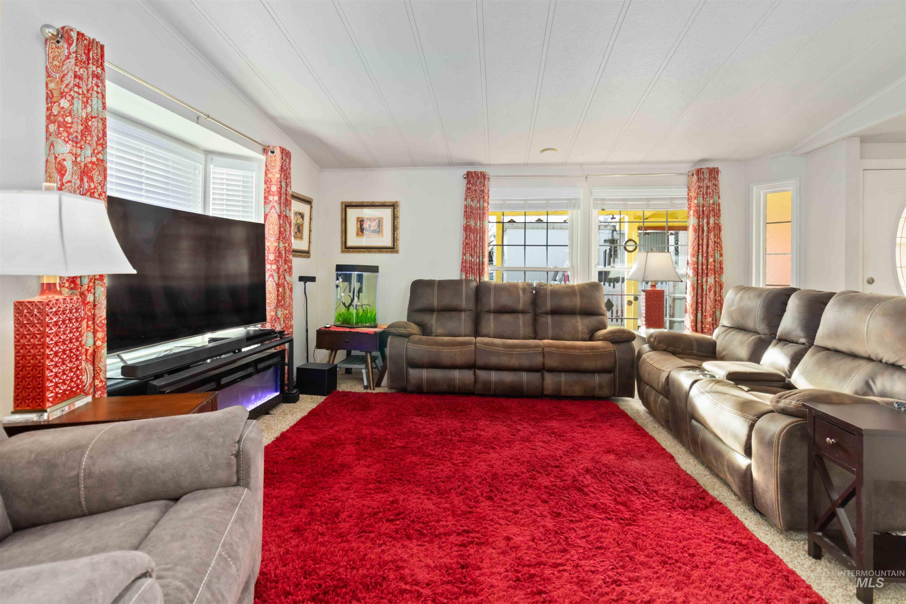 138 Rainbow Dr, Boise, Idaho 83713, 2 Bedrooms, 2 Bathrooms, Residential For Sale, Price $199,999, 98979672