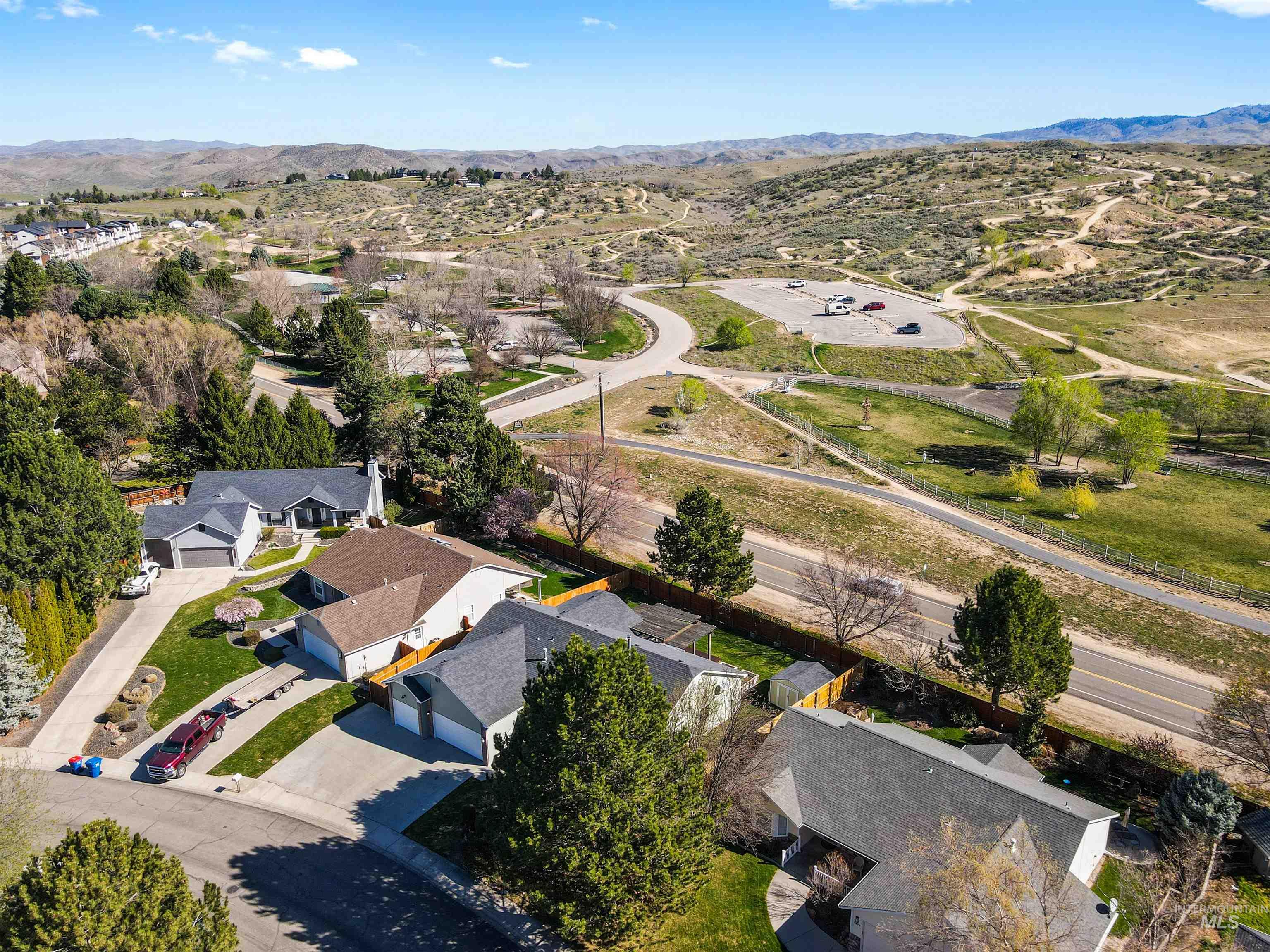 1700 N trail creek way, Eagle, Idaho 83616, 5 Bedrooms, 2 Bathrooms, Residential For Sale, Price $589,900, 98979674