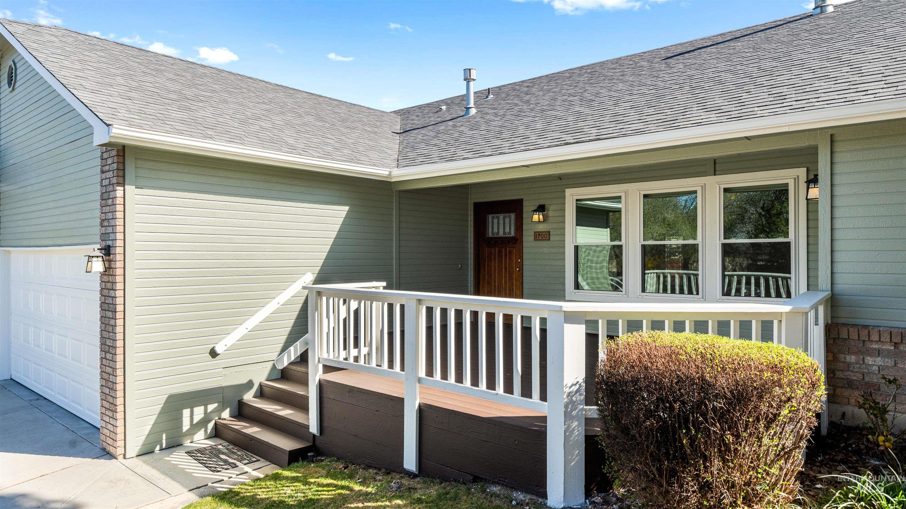 1700 N trail creek way, Eagle, Idaho 83616, 5 Bedrooms, 2 Bathrooms, Residential For Sale, Price $589,900, 98979674