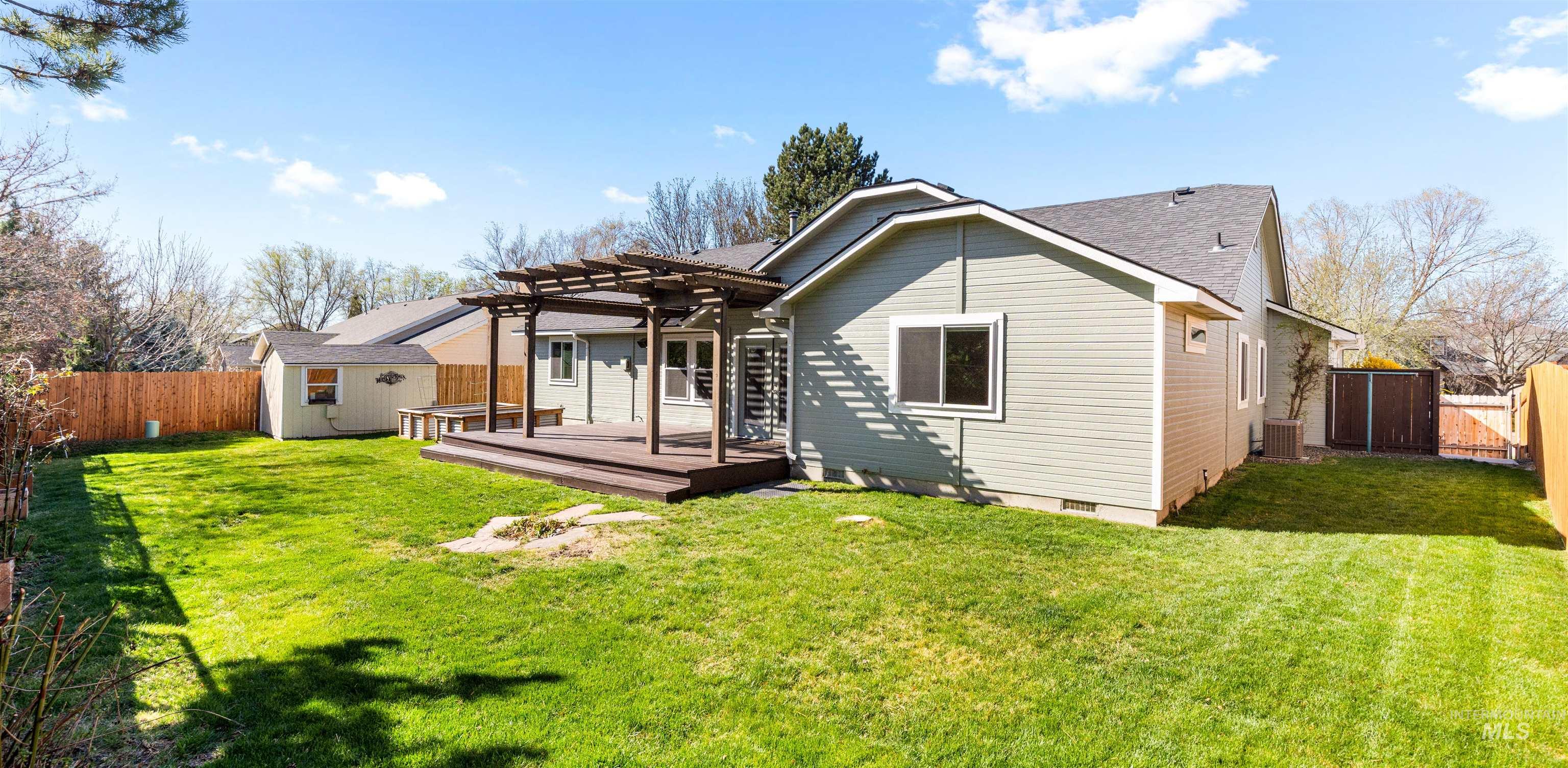 1700 N trail creek way, Eagle, Idaho 83616, 5 Bedrooms, 2 Bathrooms, Residential For Sale, Price $589,900, 98979674