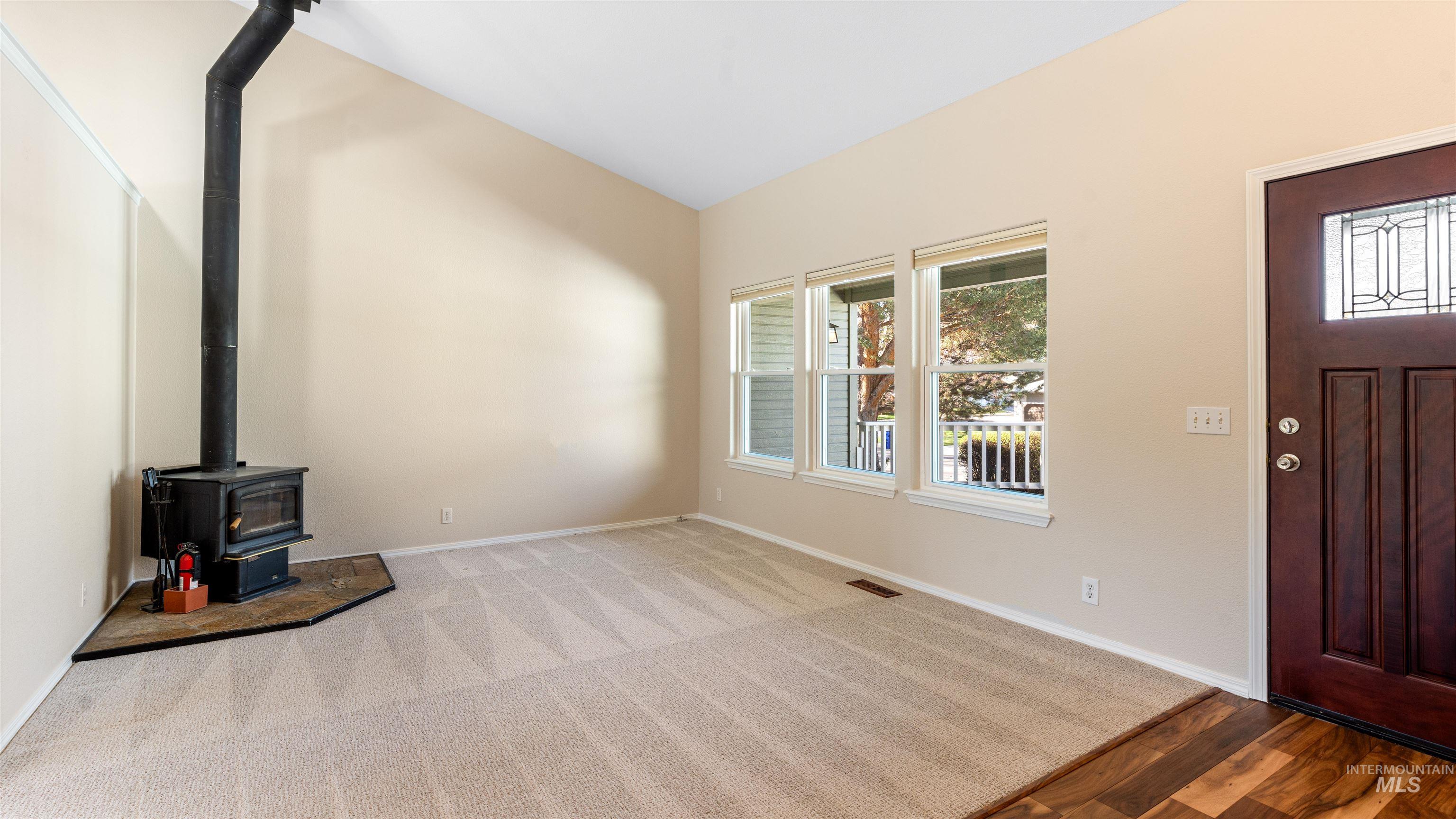 1700 N trail creek way, Eagle, Idaho 83616, 5 Bedrooms, 2 Bathrooms, Residential For Sale, Price $589,900, 98979674