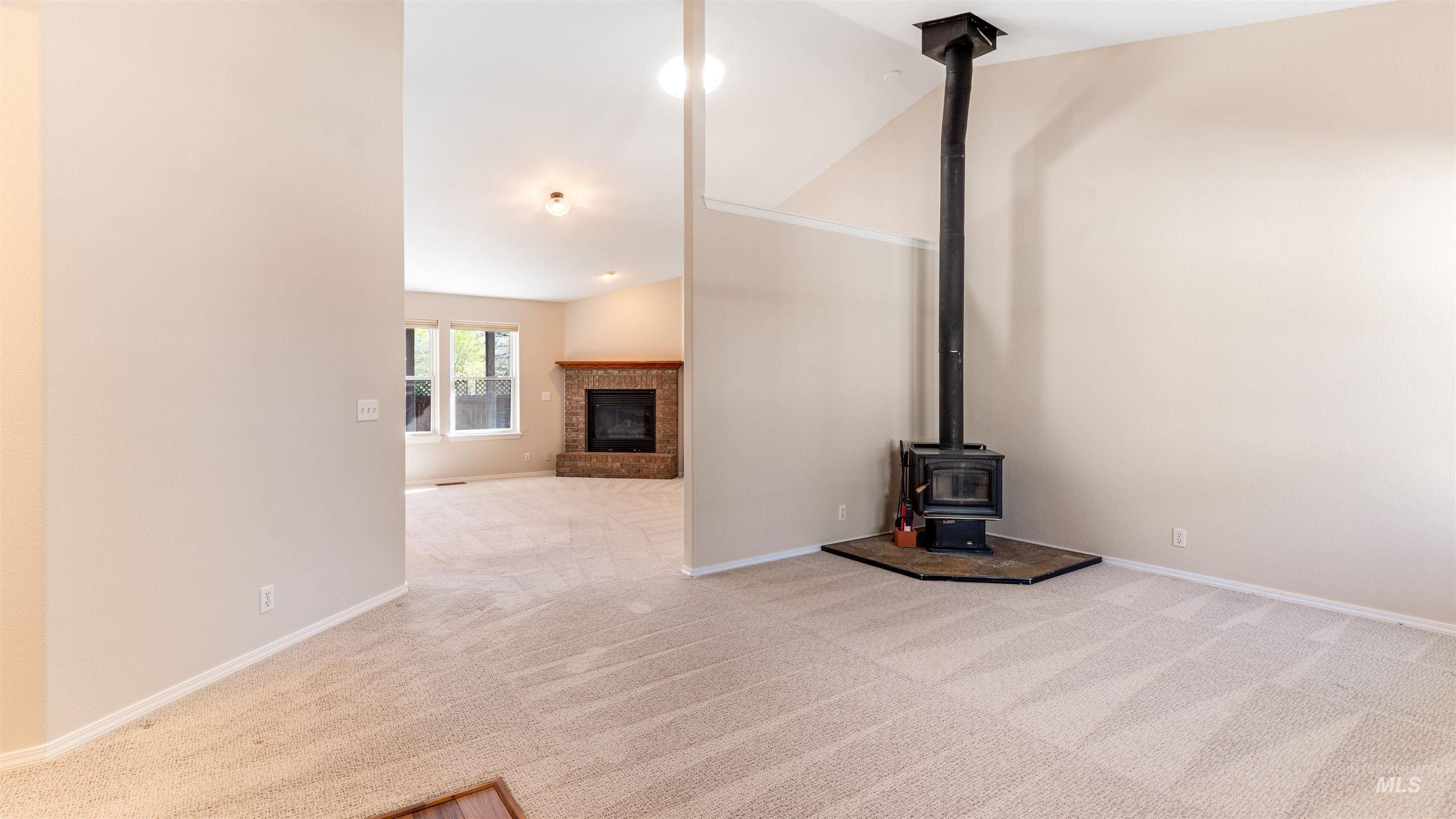 1700 N trail creek way, Eagle, Idaho 83616, 5 Bedrooms, 2 Bathrooms, Residential For Sale, Price $589,900, 98979674