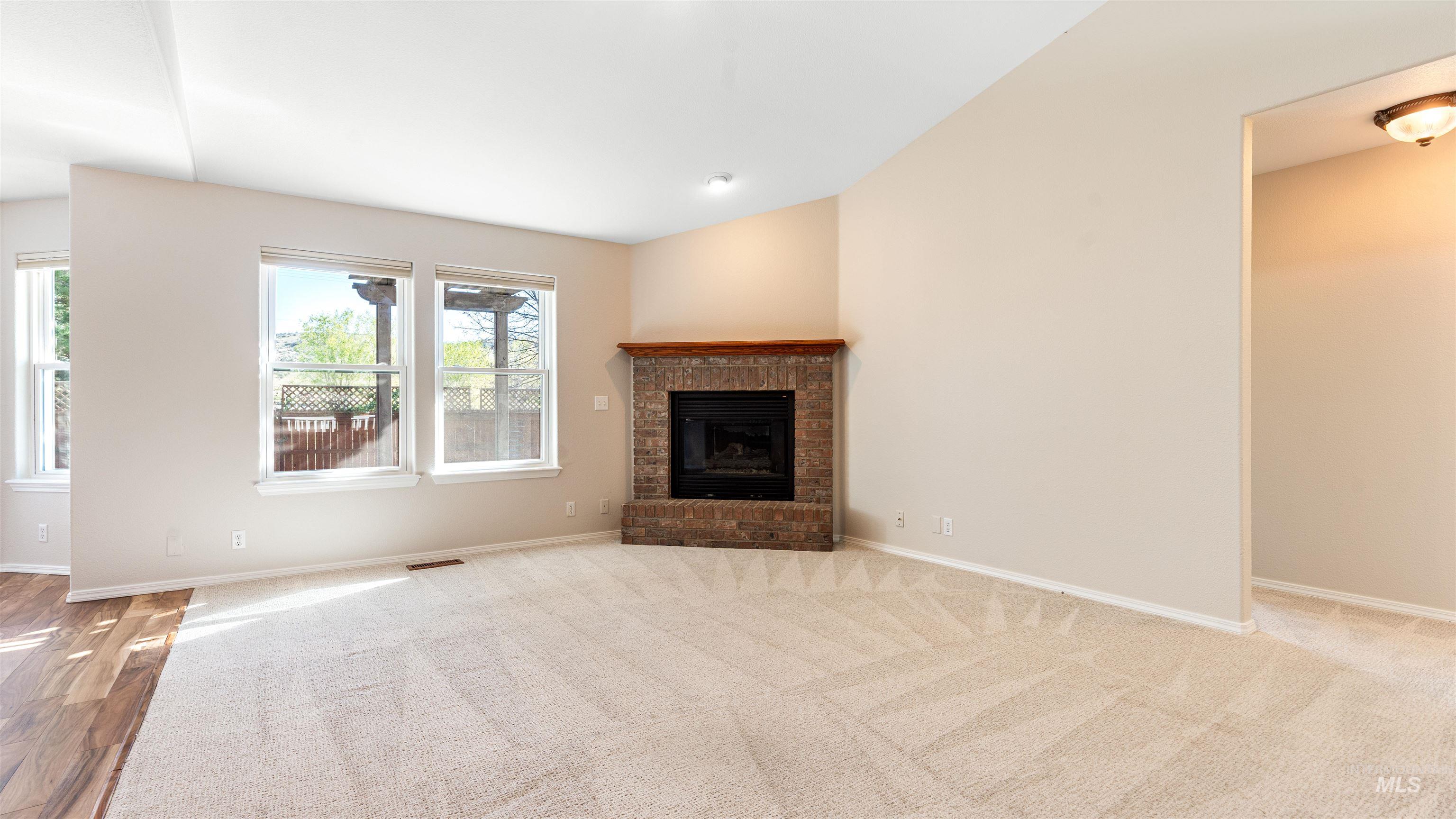 1700 N trail creek way, Eagle, Idaho 83616, 5 Bedrooms, 2 Bathrooms, Residential For Sale, Price $589,900, 98979674