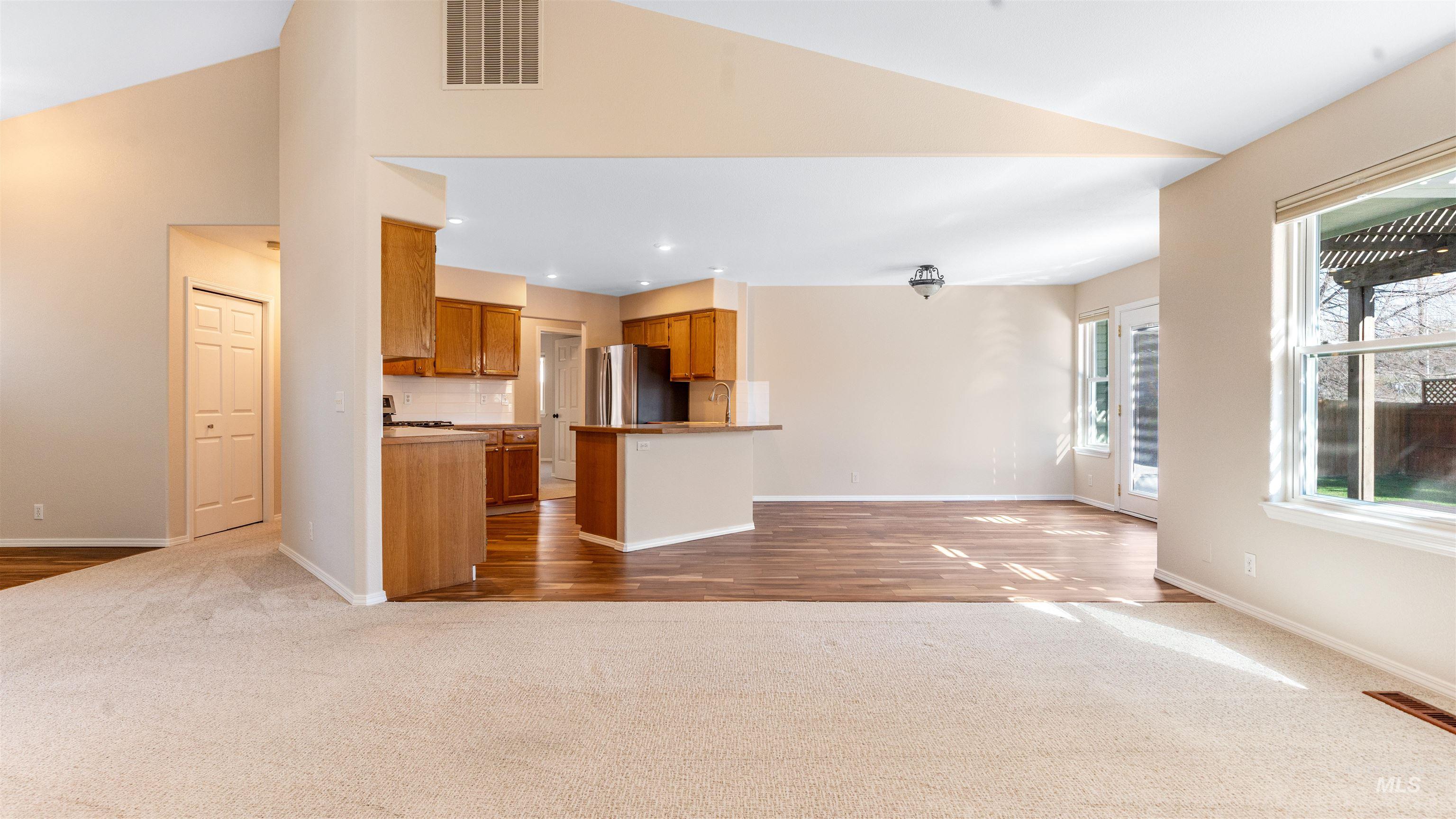 1700 N trail creek way, Eagle, Idaho 83616, 5 Bedrooms, 2 Bathrooms, Residential For Sale, Price $589,900, 98979674