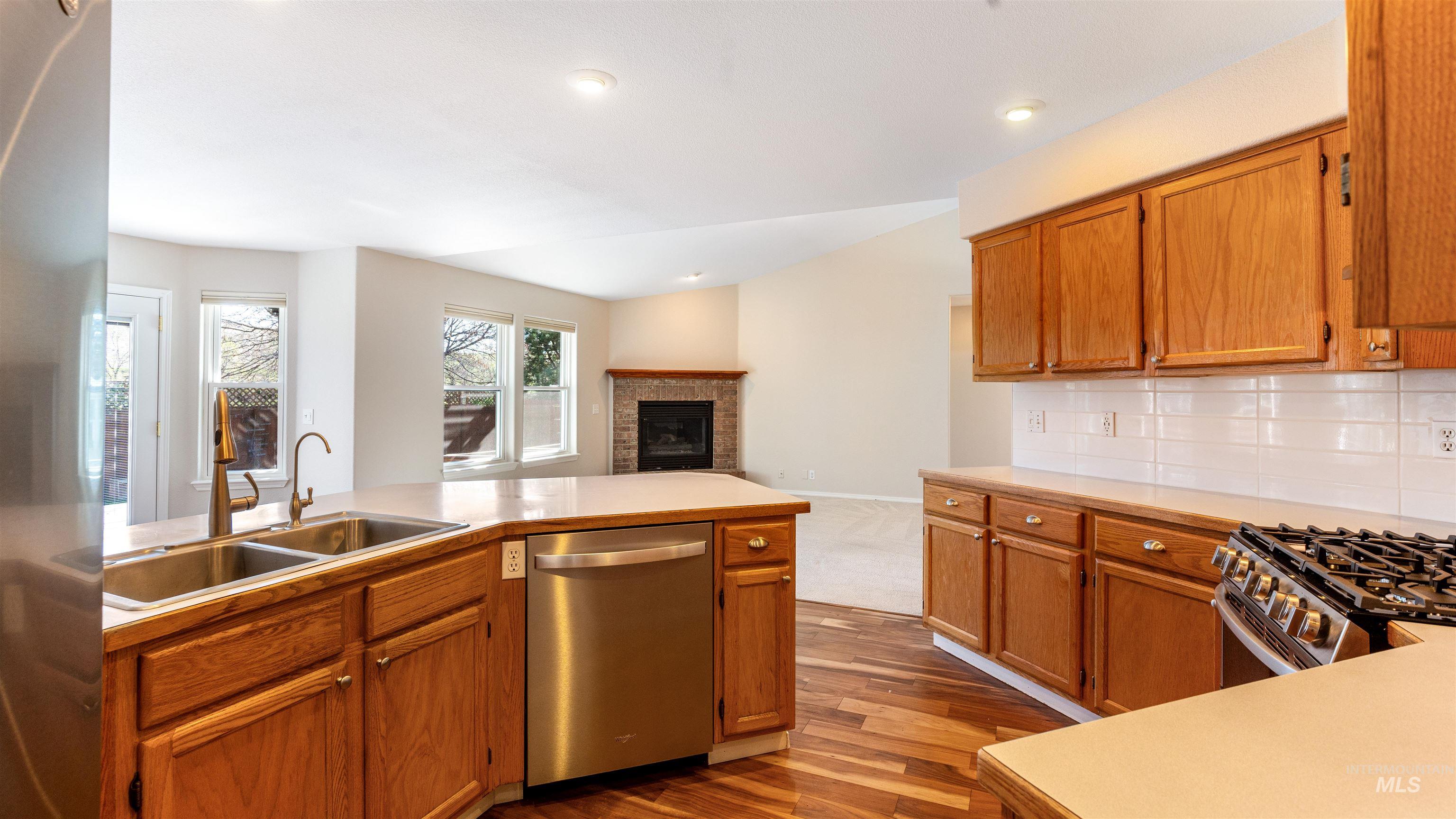 1700 N trail creek way, Eagle, Idaho 83616, 5 Bedrooms, 2 Bathrooms, Residential For Sale, Price $589,900, 98979674