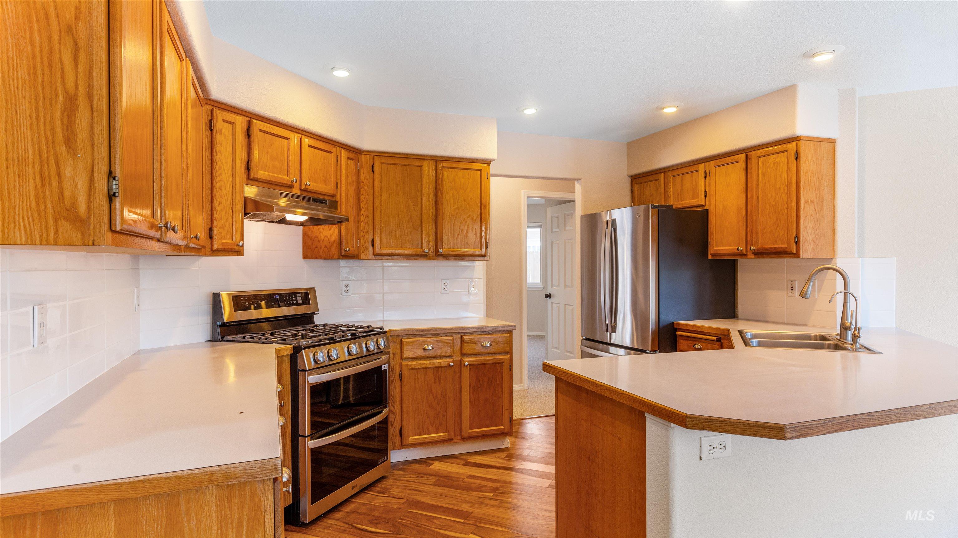 1700 N trail creek way, Eagle, Idaho 83616, 5 Bedrooms, 2 Bathrooms, Residential For Sale, Price $589,900, 98979674