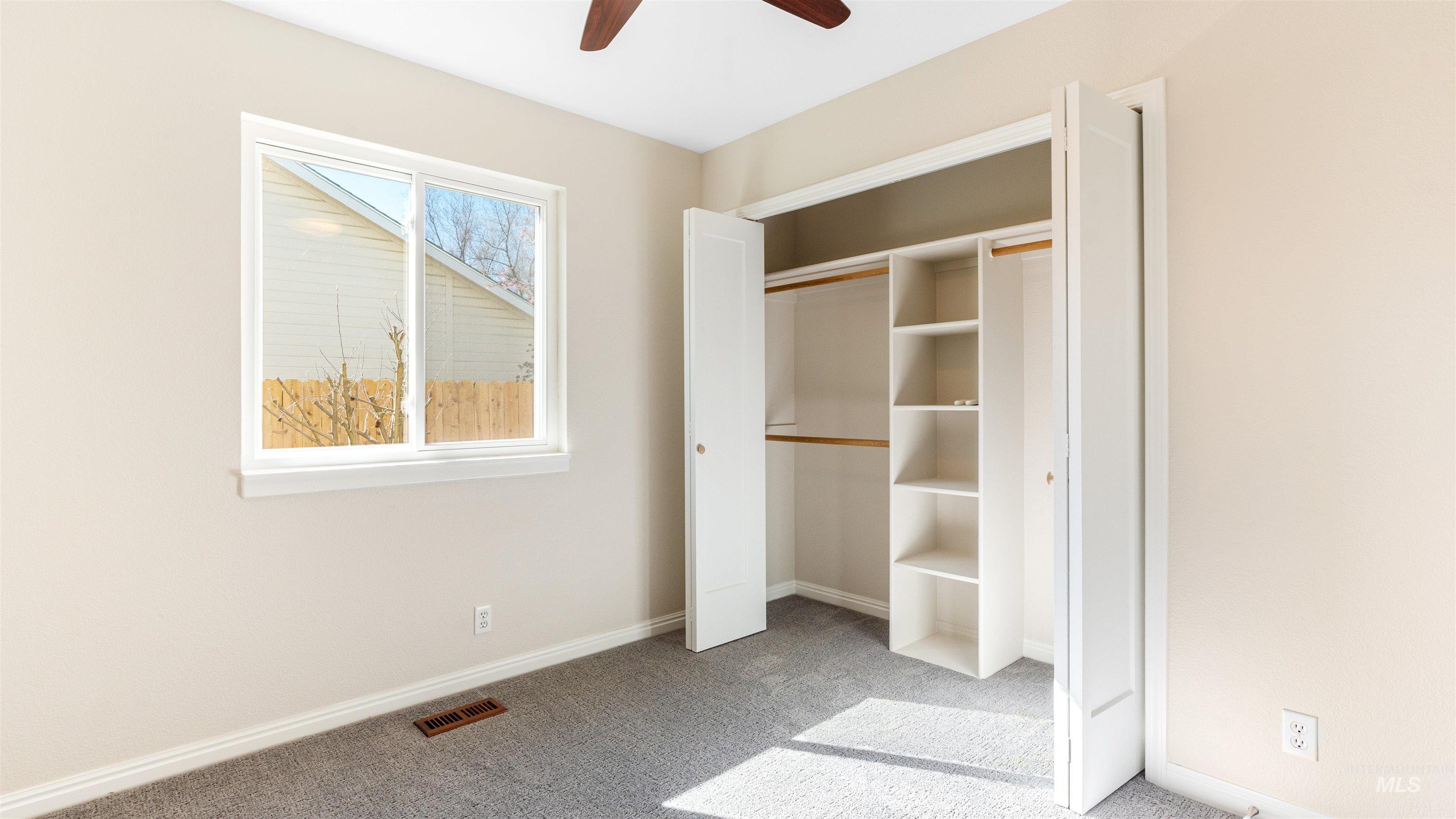 1700 N trail creek way, Eagle, Idaho 83616, 5 Bedrooms, 2 Bathrooms, Residential For Sale, Price $589,900, 98979674