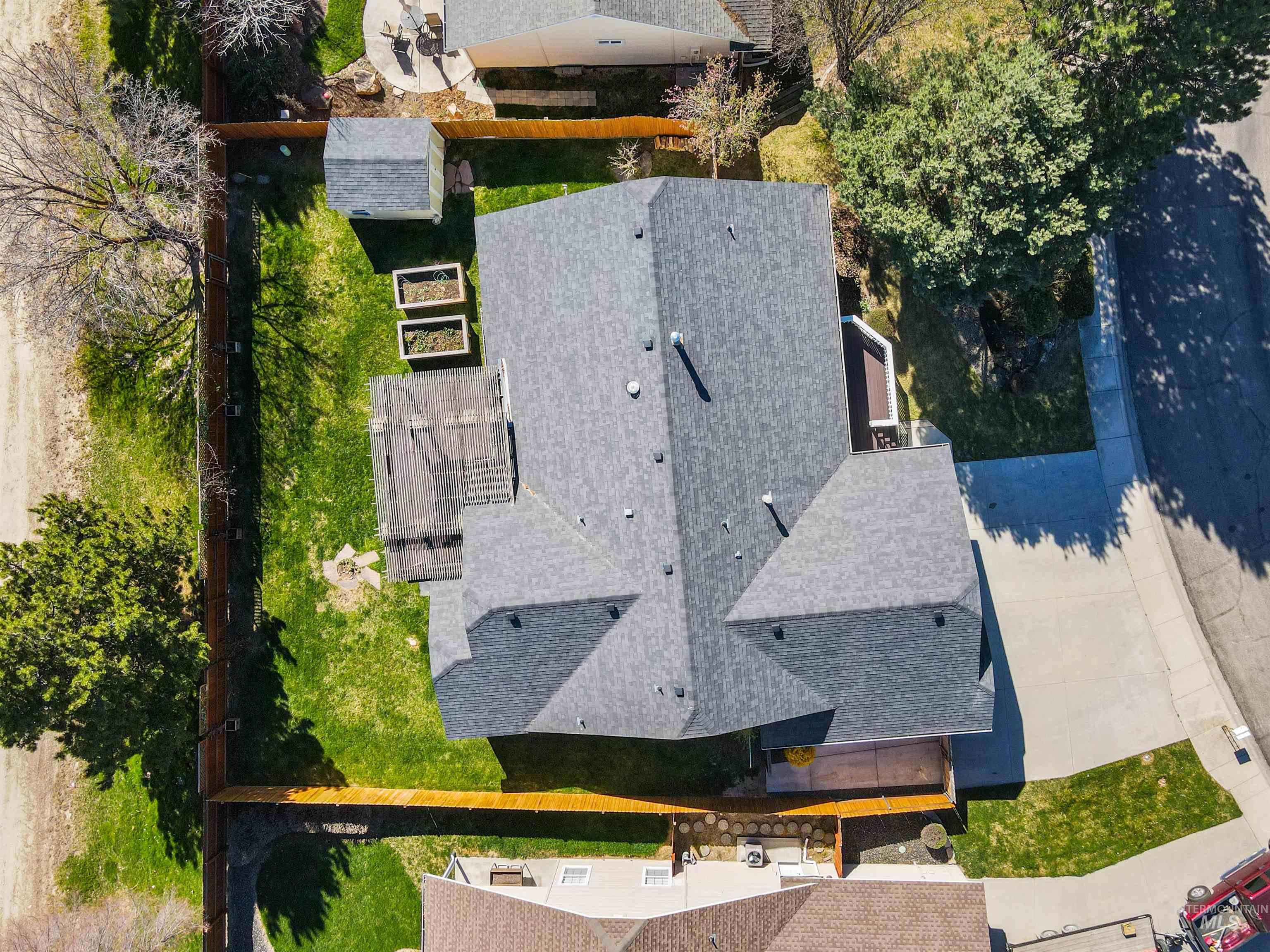 1700 N trail creek way, Eagle, Idaho 83616, 5 Bedrooms, 2 Bathrooms, Residential For Sale, Price $589,900, 98979674