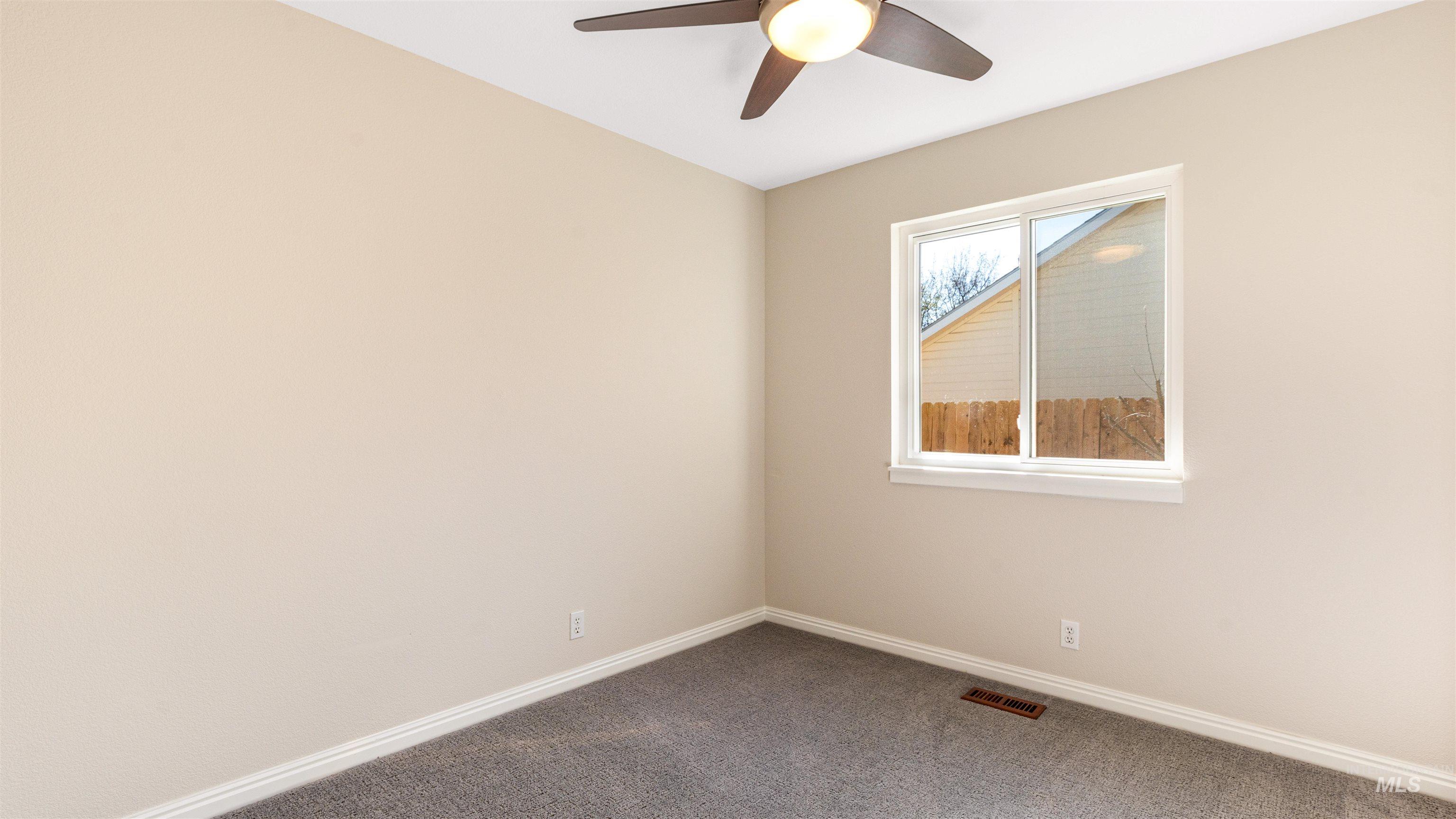 1700 N trail creek way, Eagle, Idaho 83616, 5 Bedrooms, 2 Bathrooms, Residential For Sale, Price $589,900, 98979674