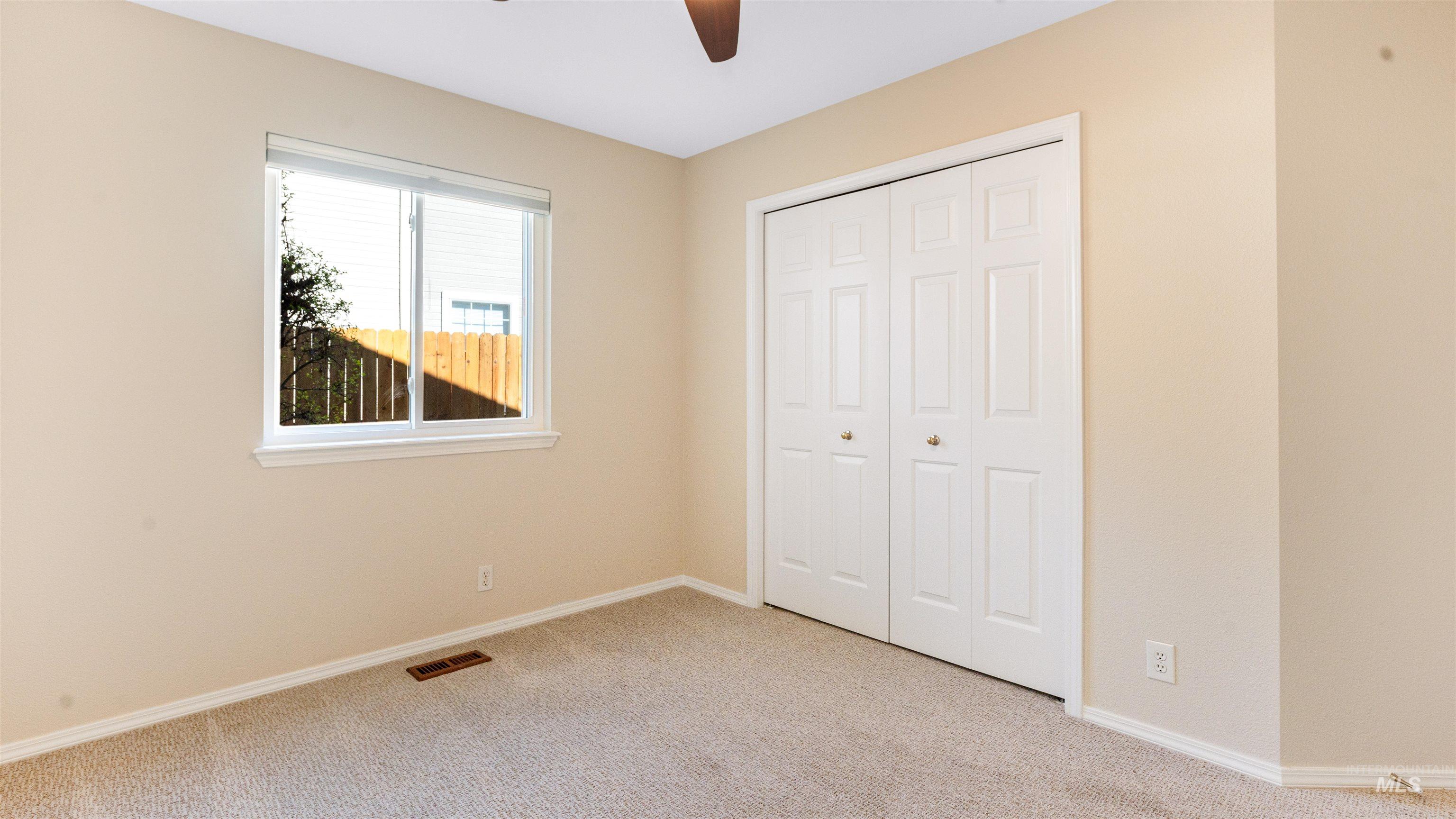 1700 N trail creek way, Eagle, Idaho 83616, 5 Bedrooms, 2 Bathrooms, Residential For Sale, Price $589,900, 98979674