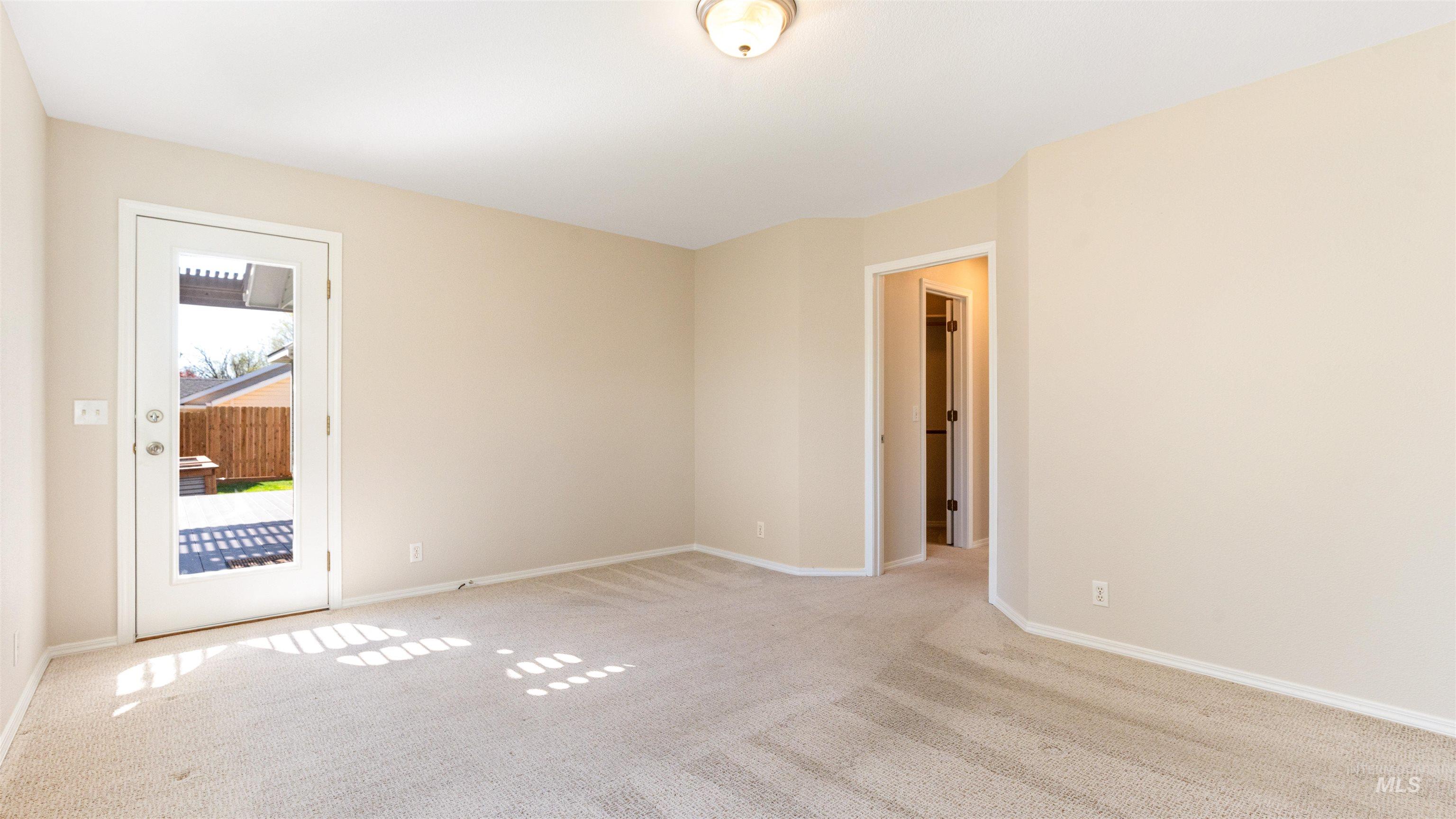 1700 N trail creek way, Eagle, Idaho 83616, 5 Bedrooms, 2 Bathrooms, Residential For Sale, Price $589,900, 98979674