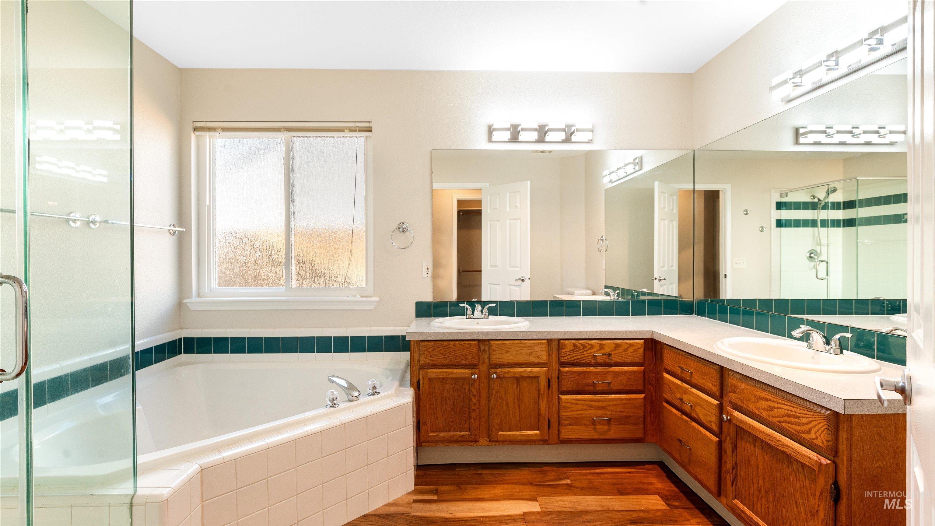 1700 N trail creek way, Eagle, Idaho 83616, 5 Bedrooms, 2 Bathrooms, Residential For Sale, Price $589,900, 98979674