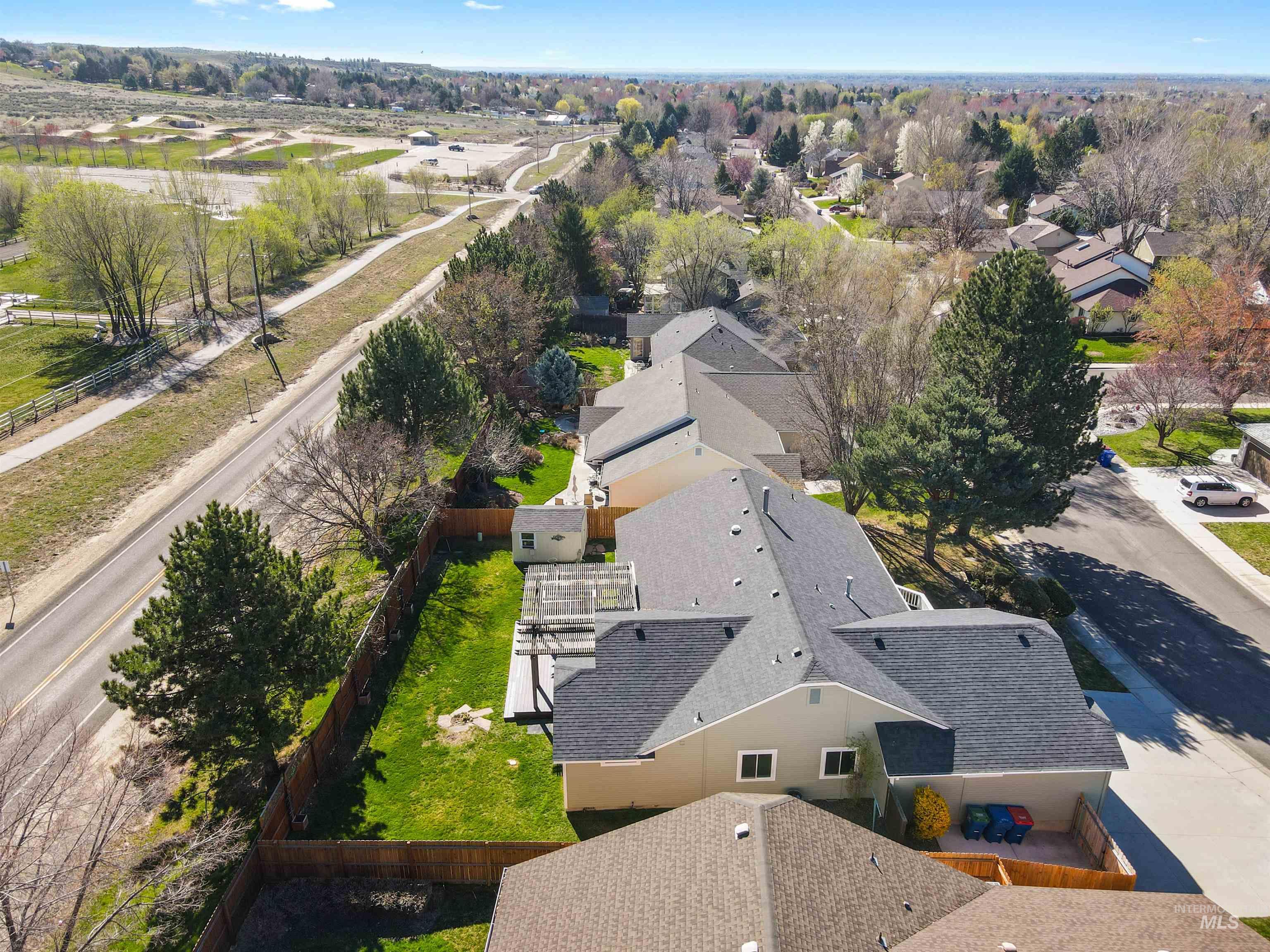 1700 N trail creek way, Eagle, Idaho 83616, 5 Bedrooms, 2 Bathrooms, Residential For Sale, Price $589,900, 98979674