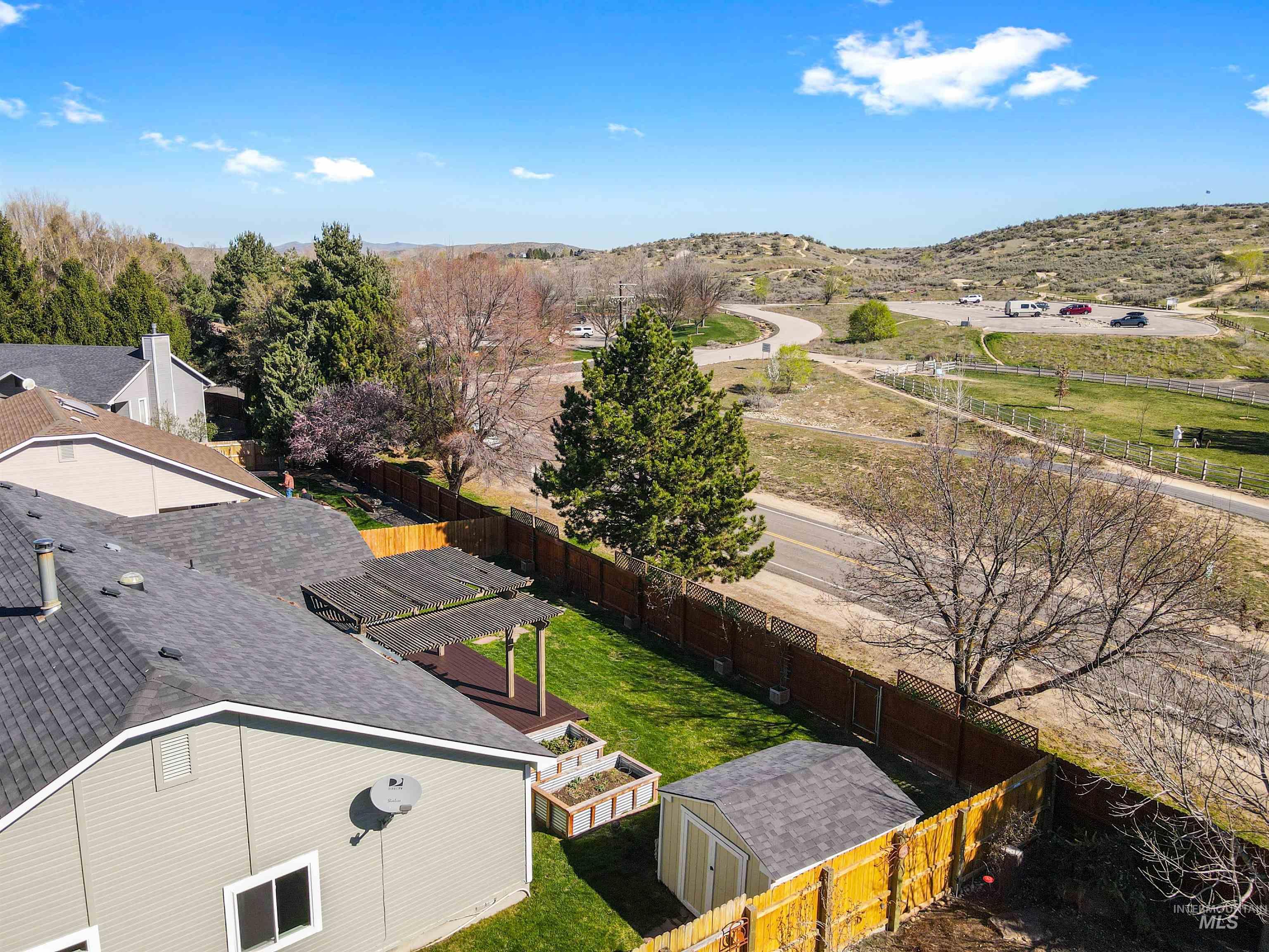 1700 N trail creek way, Eagle, Idaho 83616, 5 Bedrooms, 2 Bathrooms, Residential For Sale, Price $589,900, 98979674