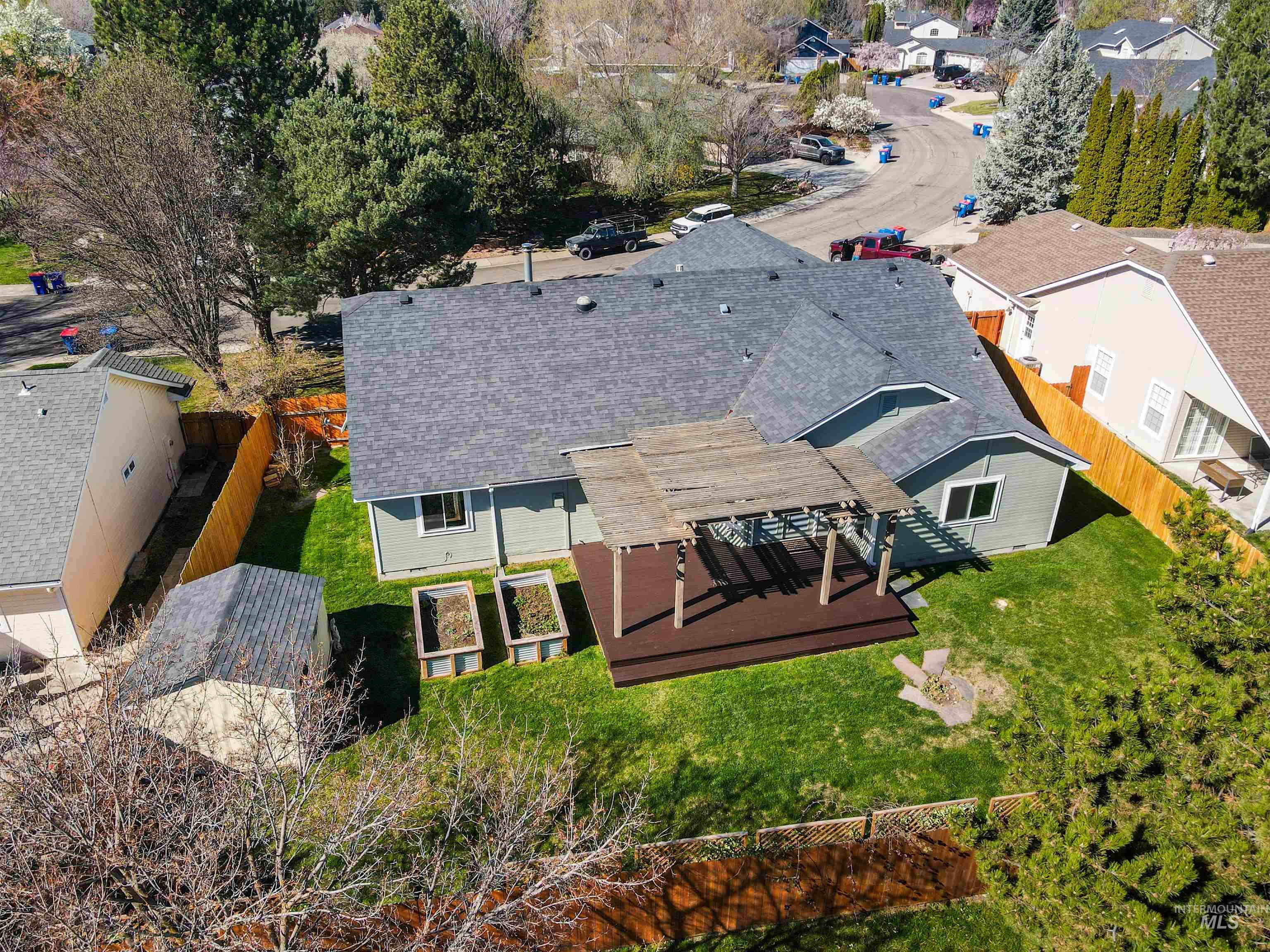 1700 N trail creek way, Eagle, Idaho 83616, 5 Bedrooms, 2 Bathrooms, Residential For Sale, Price $589,900, 98979674