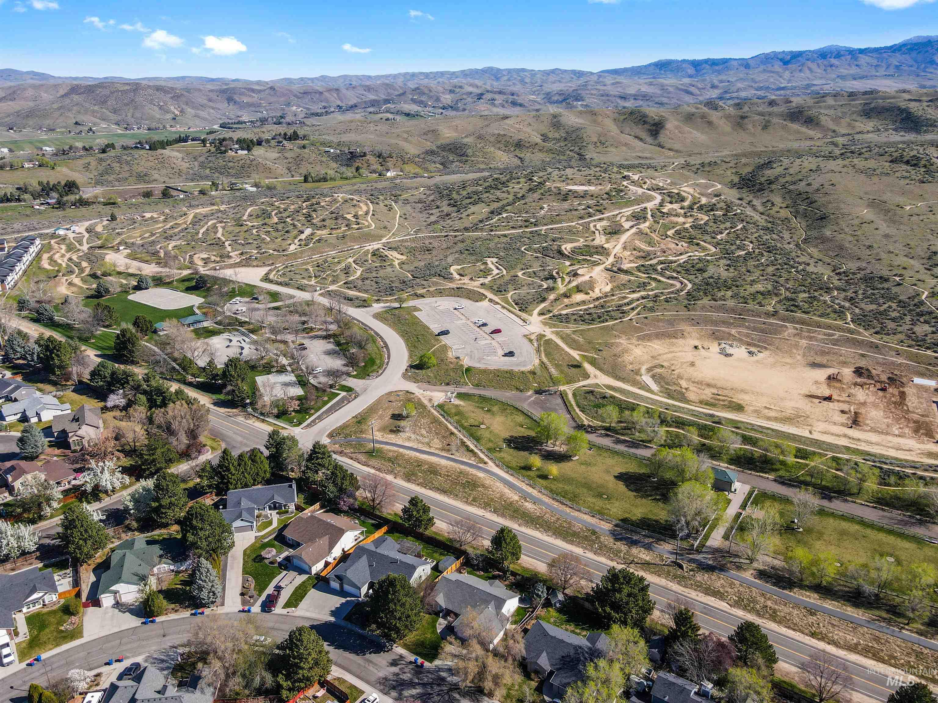 1700 N trail creek way, Eagle, Idaho 83616, 5 Bedrooms, 2 Bathrooms, Residential For Sale, Price $589,900, 98979674