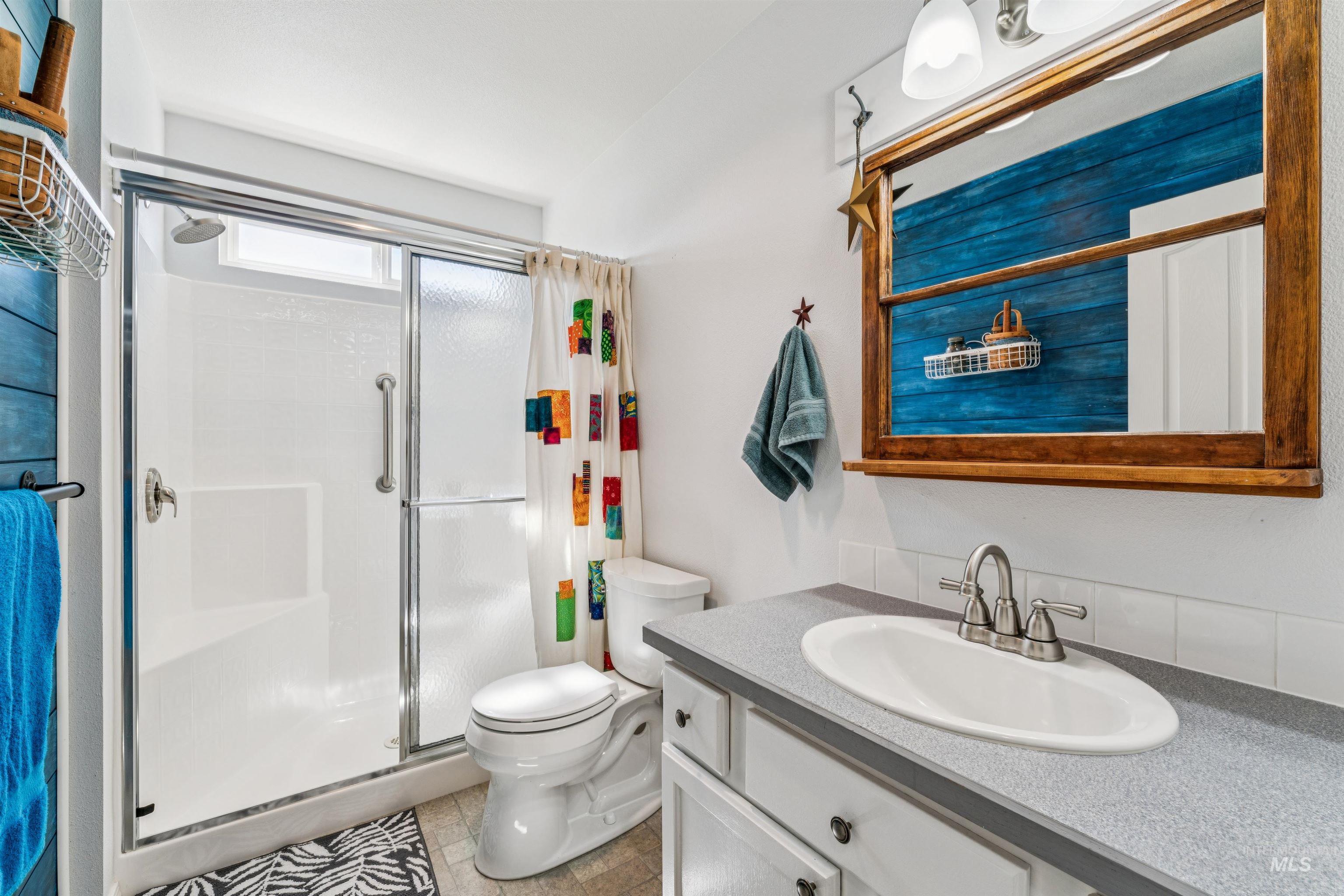 517 N Stratford St, Nampa, Idaho 83651, 2 Bedrooms, 2 Bathrooms, Residential For Sale, Price $269,900, 98979682