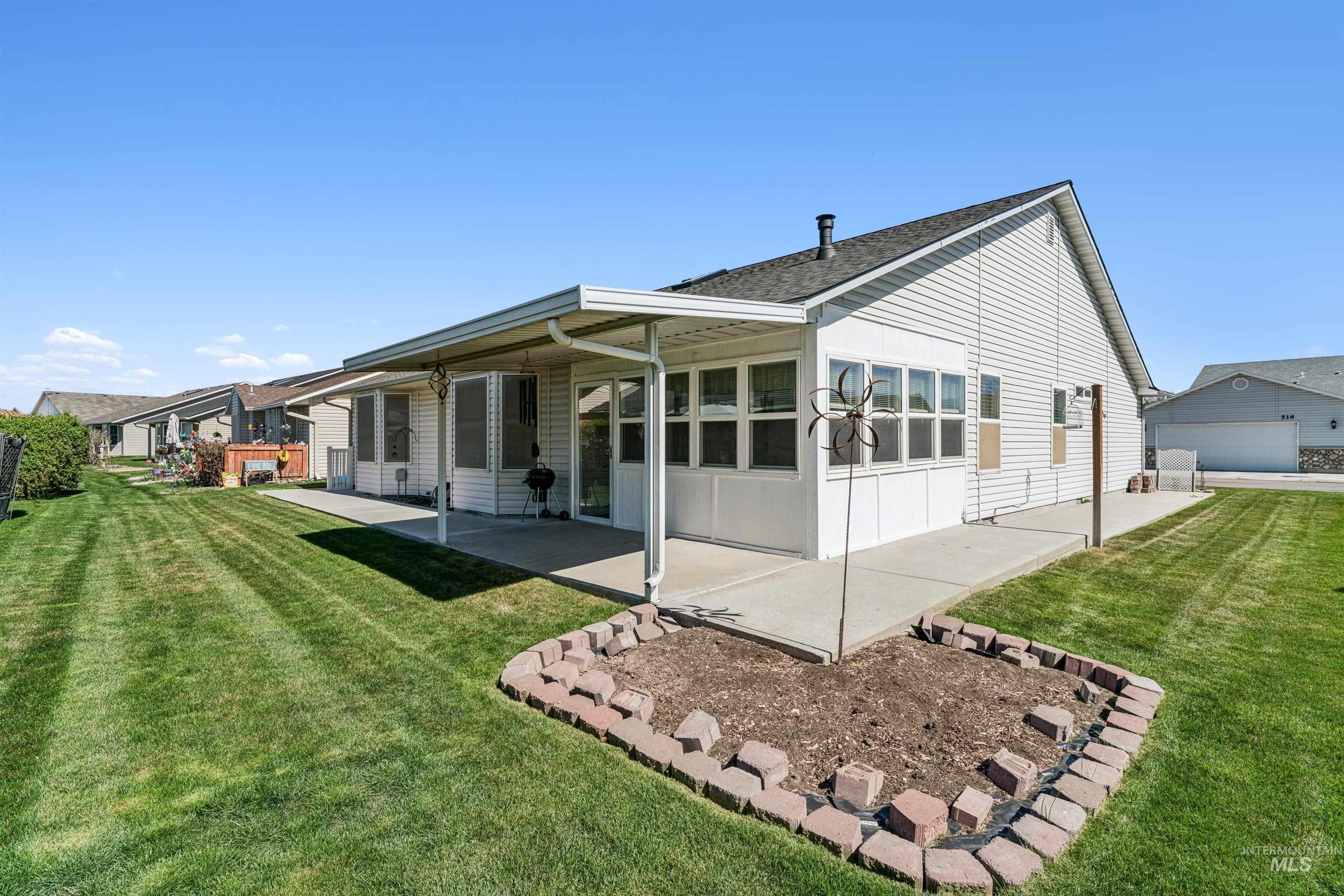 517 N Stratford St, Nampa, Idaho 83651, 2 Bedrooms, 2 Bathrooms, Residential For Sale, Price $269,900, 98979682