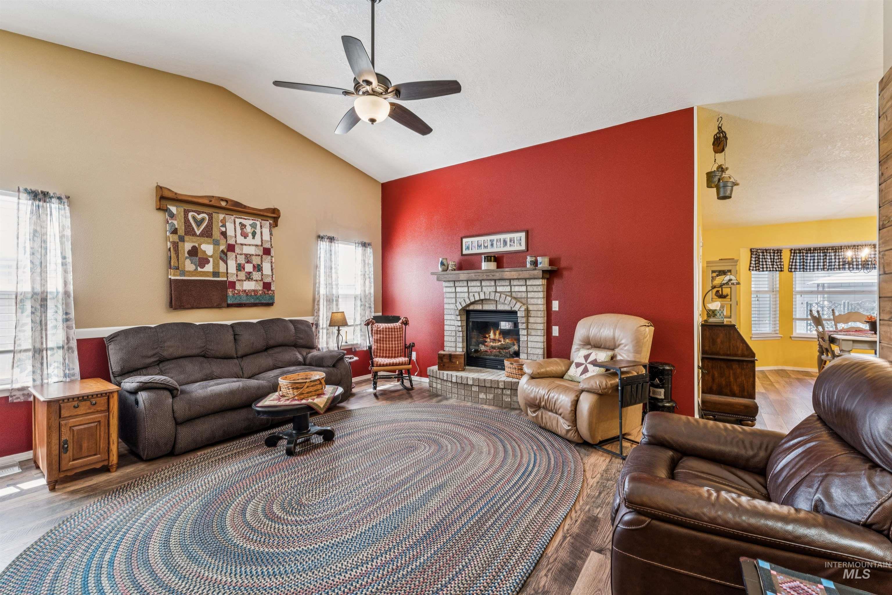 517 N Stratford St, Nampa, Idaho 83651, 2 Bedrooms, 2 Bathrooms, Residential For Sale, Price $269,900, 98979682