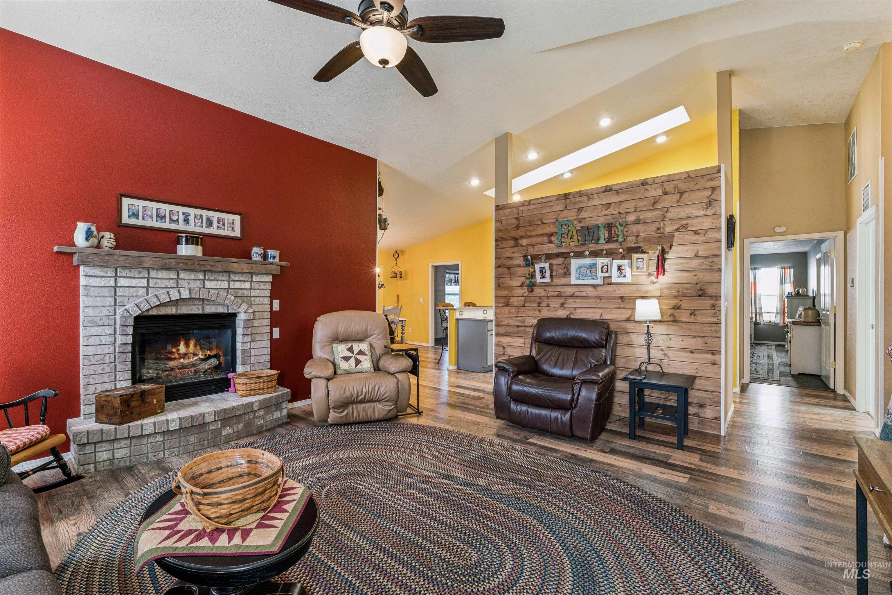 517 N Stratford St, Nampa, Idaho 83651, 2 Bedrooms, 2 Bathrooms, Residential For Sale, Price $269,900, 98979682