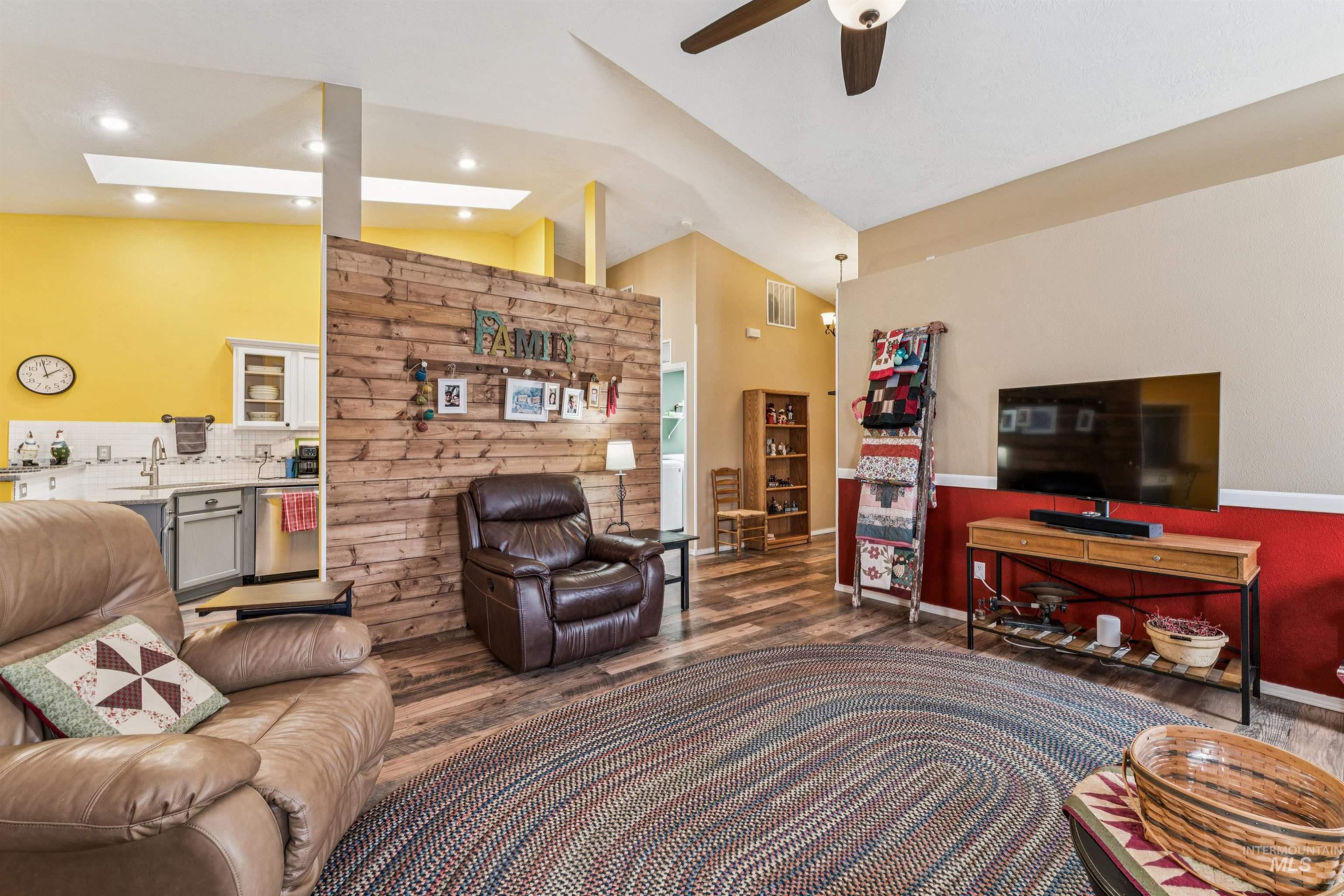 517 N Stratford St, Nampa, Idaho 83651, 2 Bedrooms, 2 Bathrooms, Residential For Sale, Price $269,900, 98979682