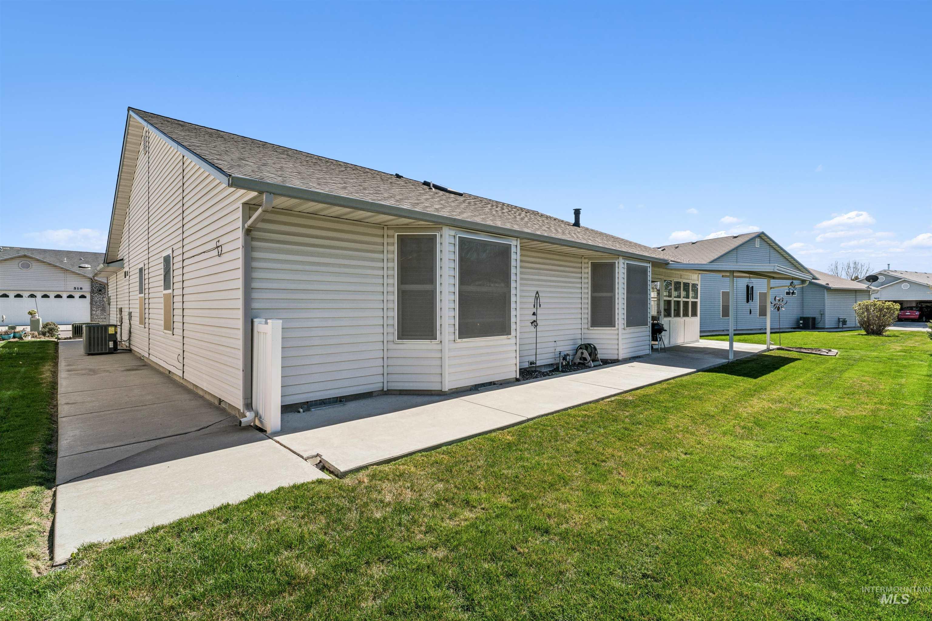 517 N Stratford St, Nampa, Idaho 83651, 2 Bedrooms, 2 Bathrooms, Residential For Sale, Price $269,900, 98979682