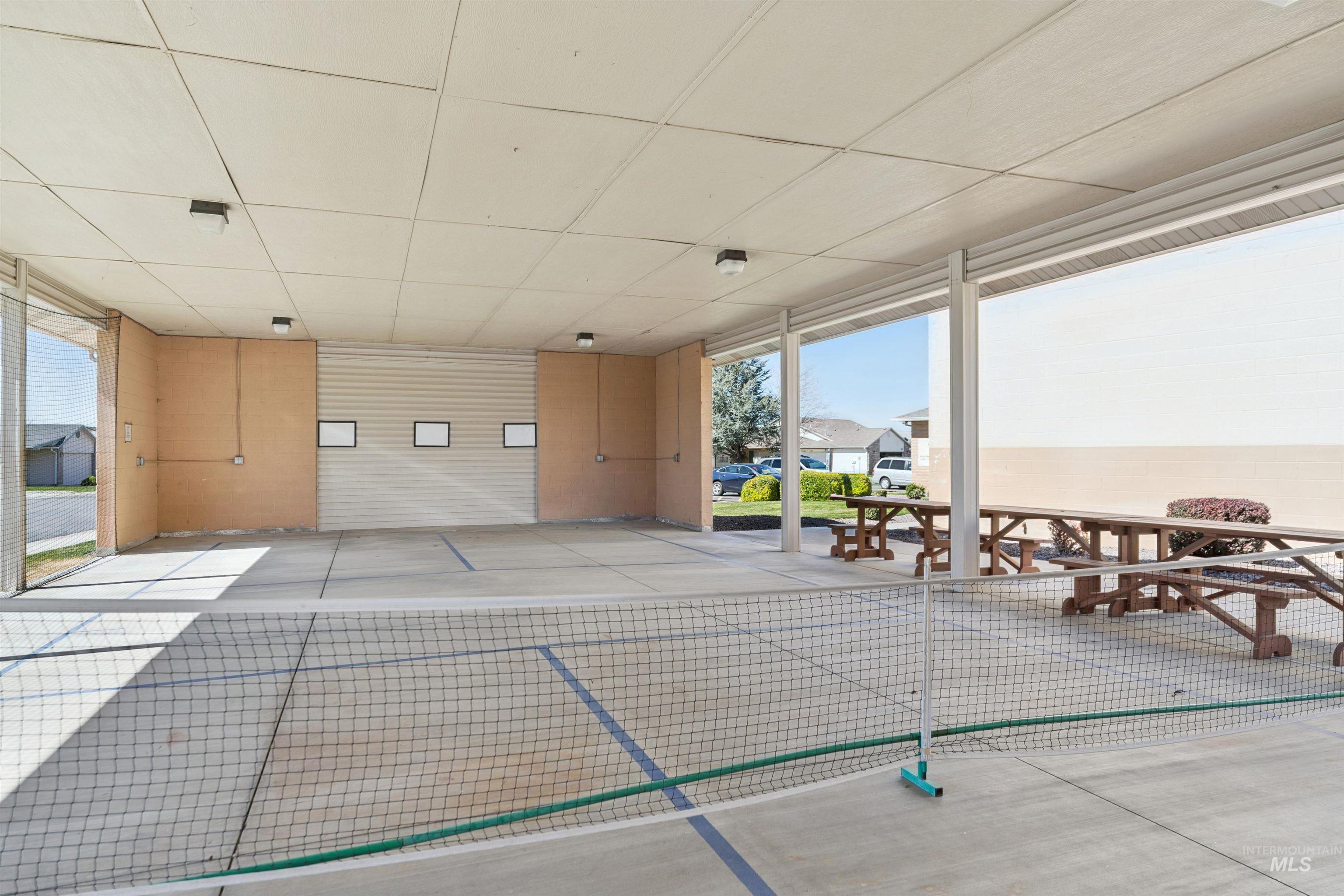 517 N Stratford St, Nampa, Idaho 83651, 2 Bedrooms, 2 Bathrooms, Residential For Sale, Price $269,900, 98979682