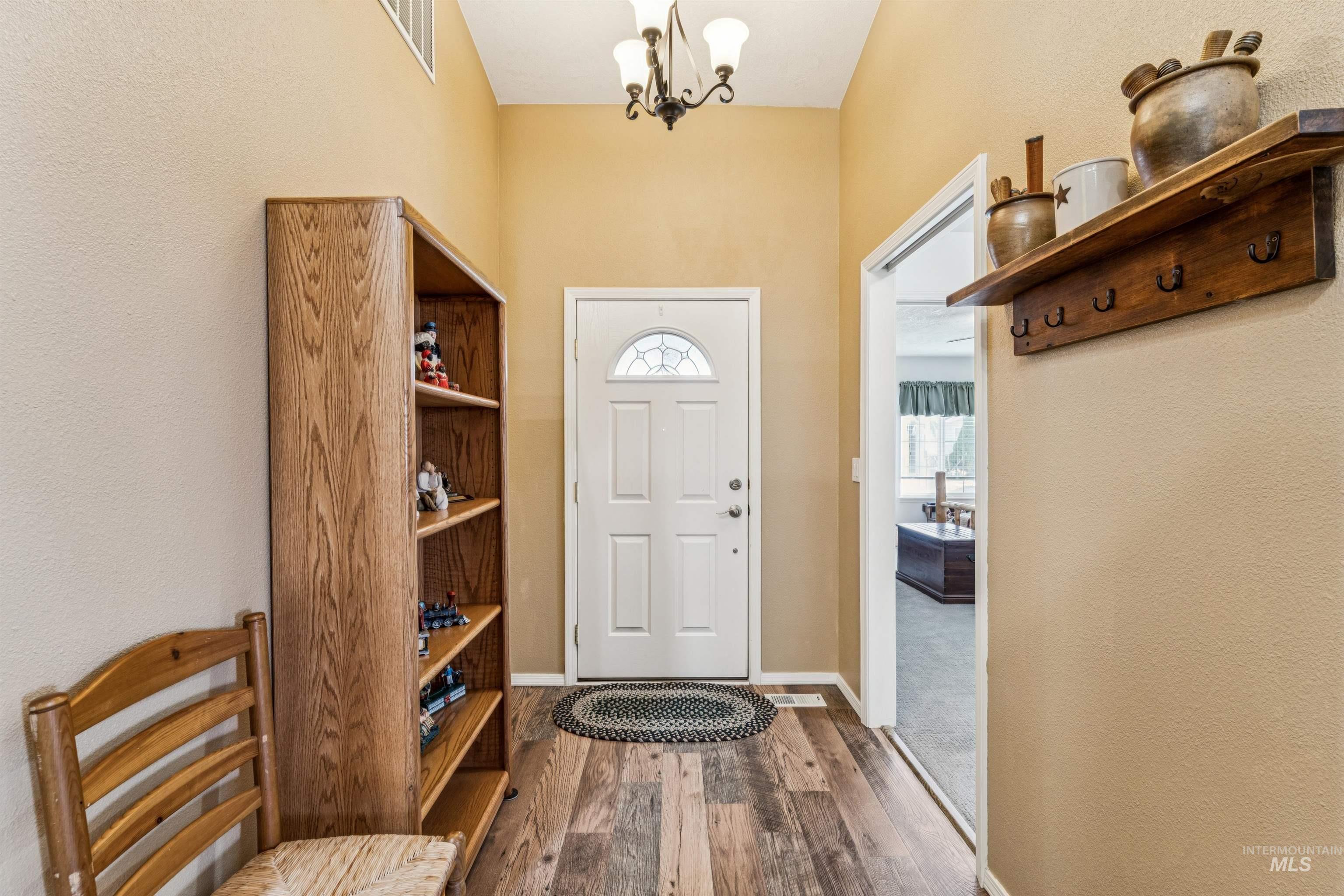 517 N Stratford St, Nampa, Idaho 83651, 2 Bedrooms, 2 Bathrooms, Residential For Sale, Price $269,900, 98979682